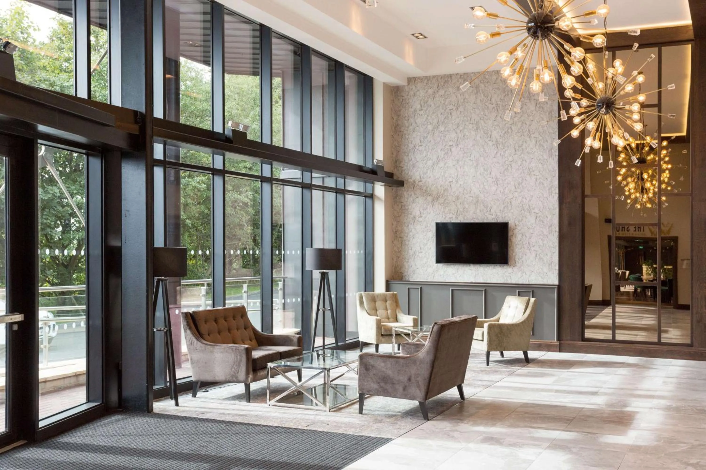 Lobby or reception in DoubleTree by Hilton Edinburgh - Queensferry Crossing