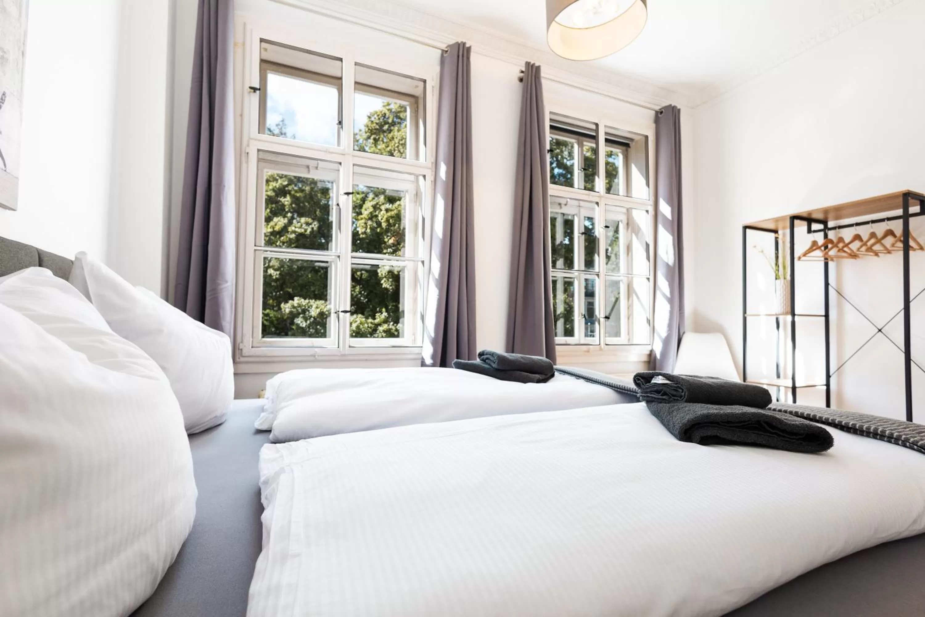 Bed in Apartments an der Oper - Innenstadt - Zentral - Küche - Wifi - Powered by Ko-Living