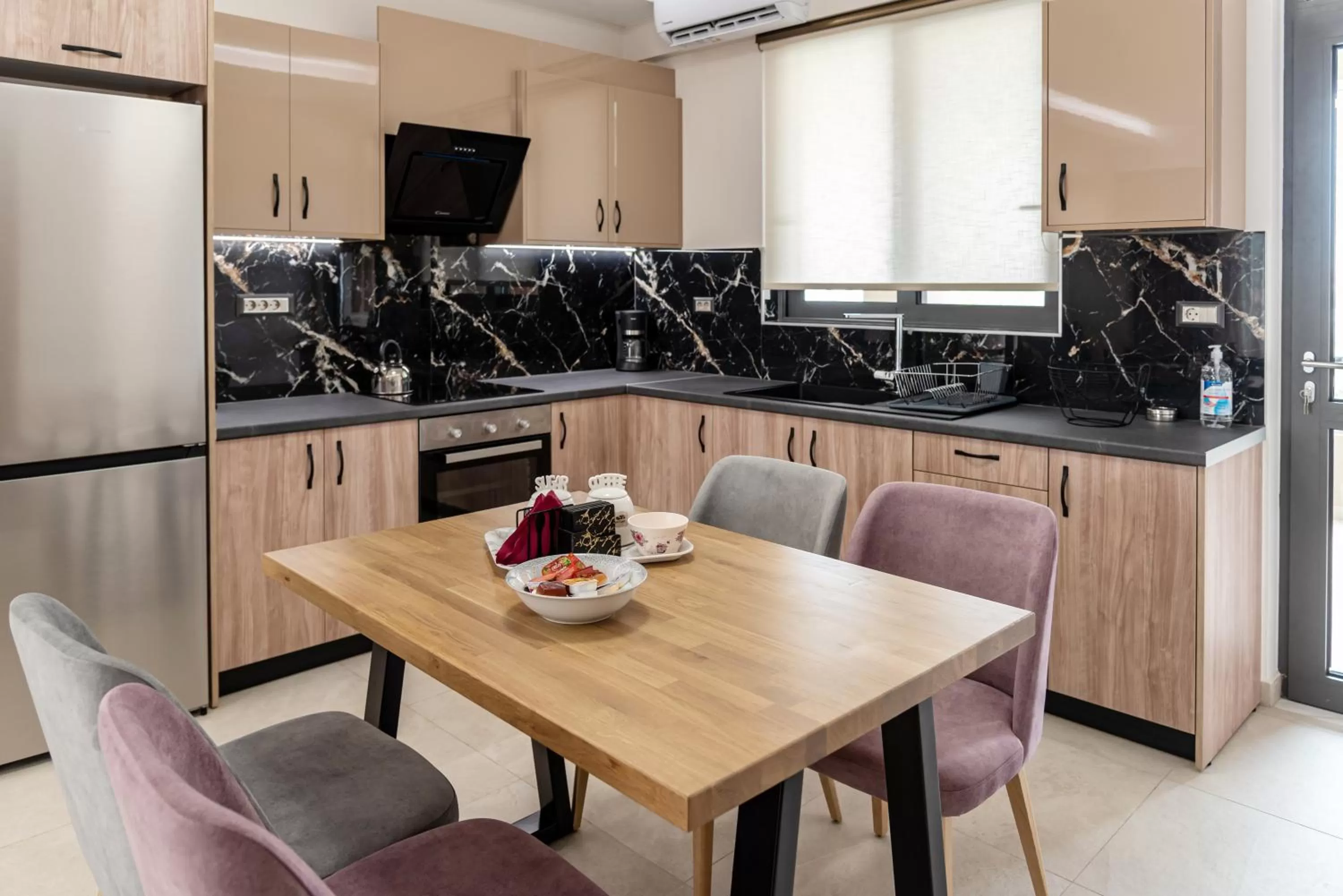 Kitchen or kitchenette in Sapphire Horizon Suites