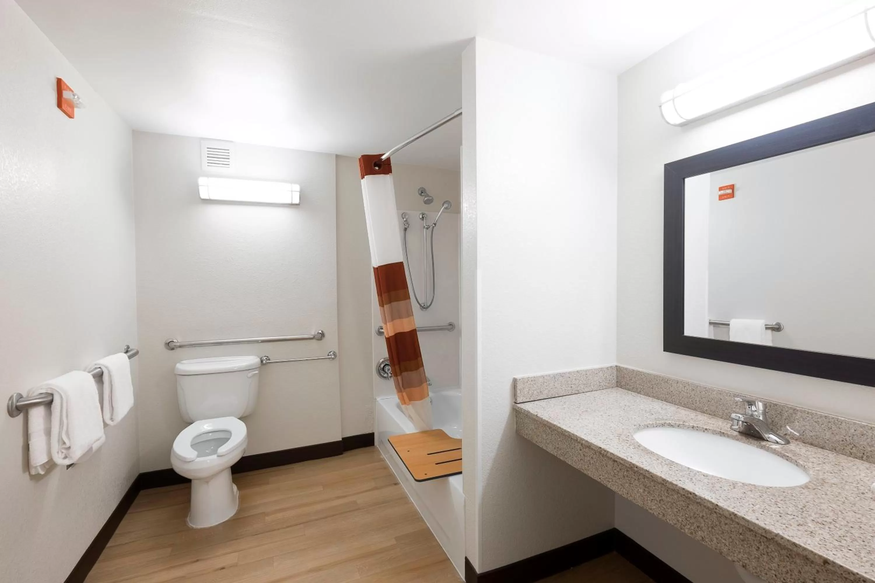 Bathroom in Red Roof Inn PLUS+ Boston - Woburn/ Burlington