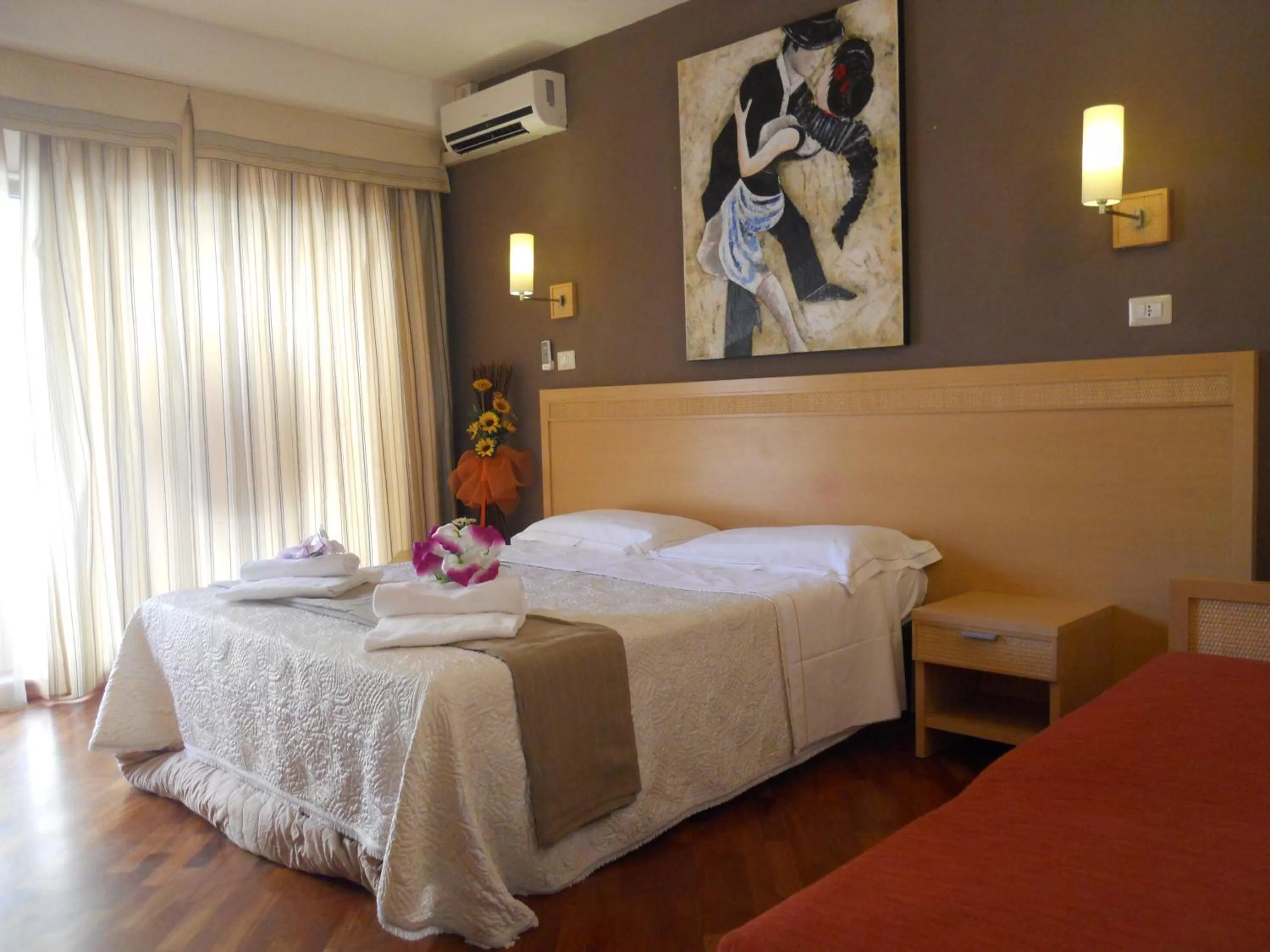 Photo of the whole room, Bed in Catania Crossing B&B - Rooms & Comforts
