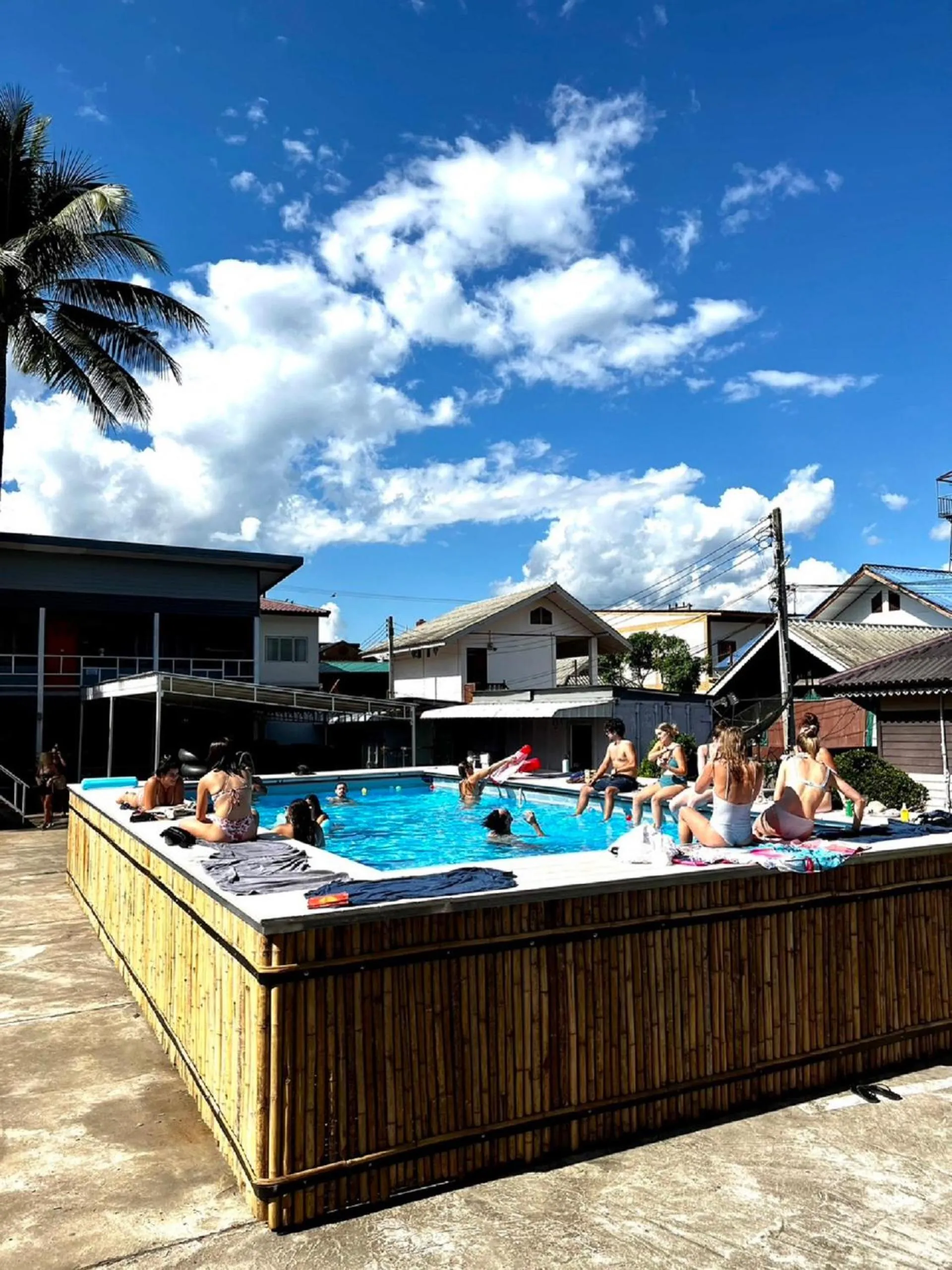 Swimming pool in Prawdao Resort
