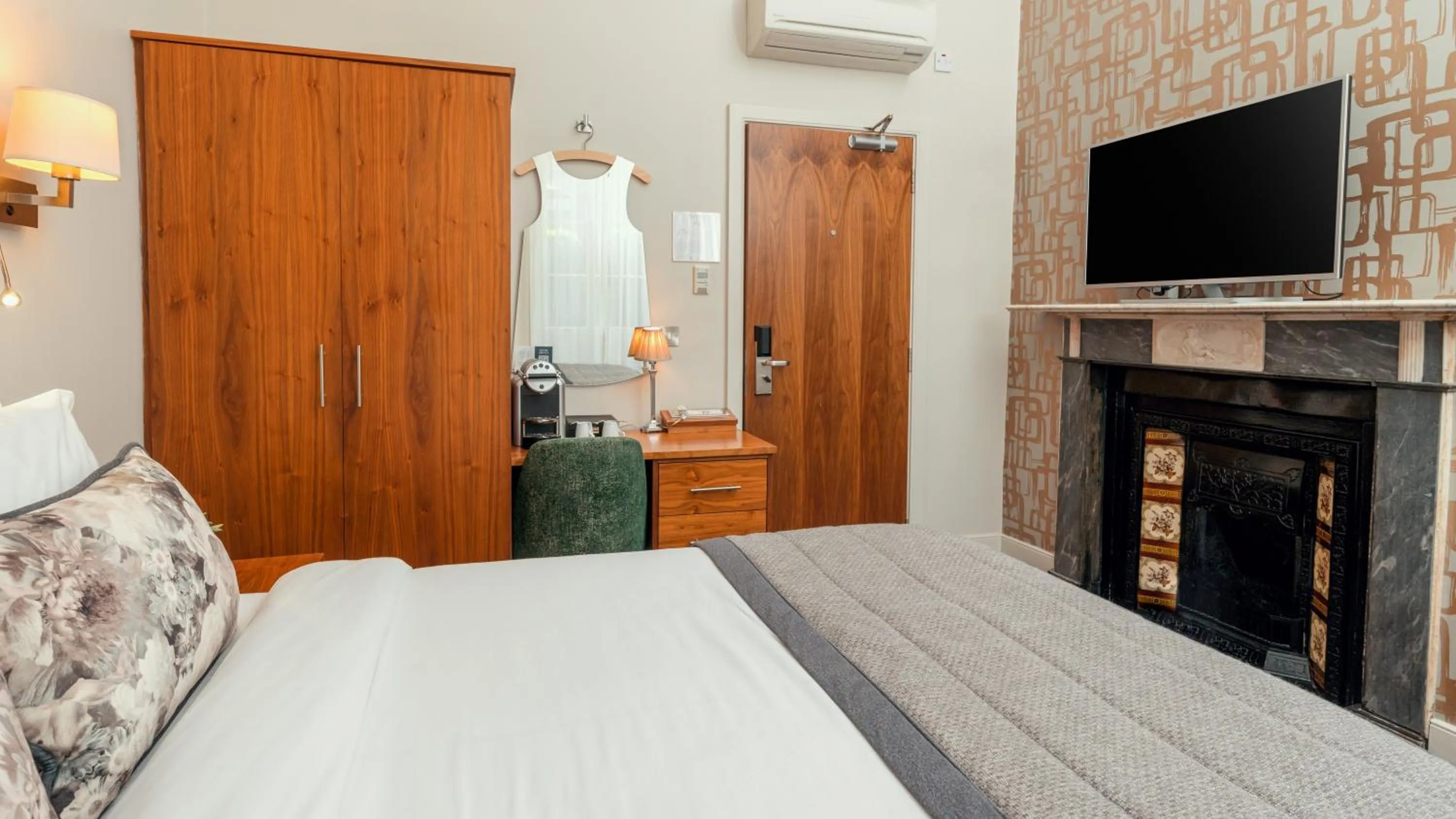 TV and multimedia, Bed in The Fleet