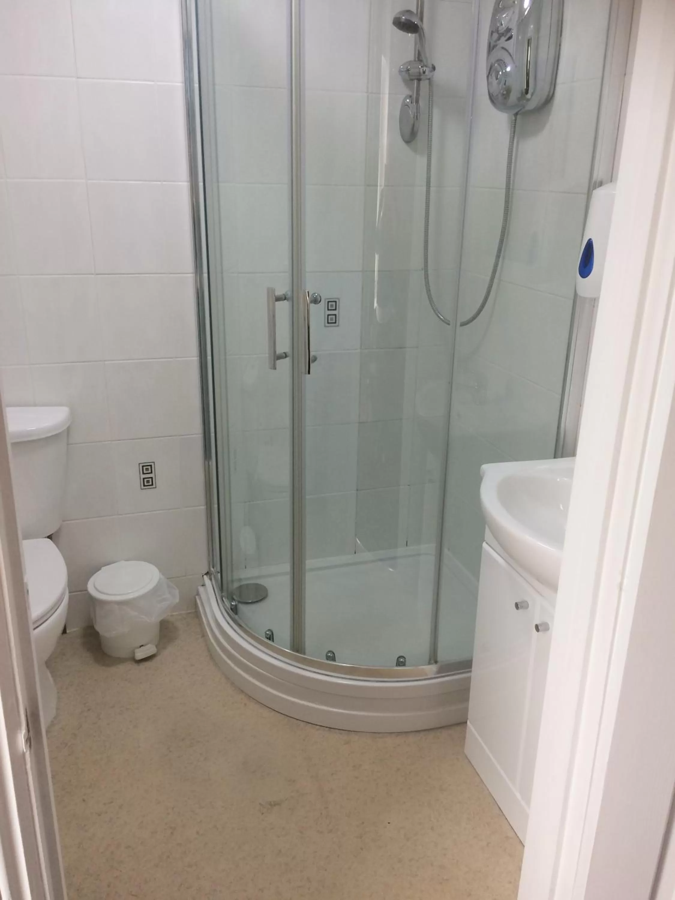 Shower in Royal Temple Yacht Club
