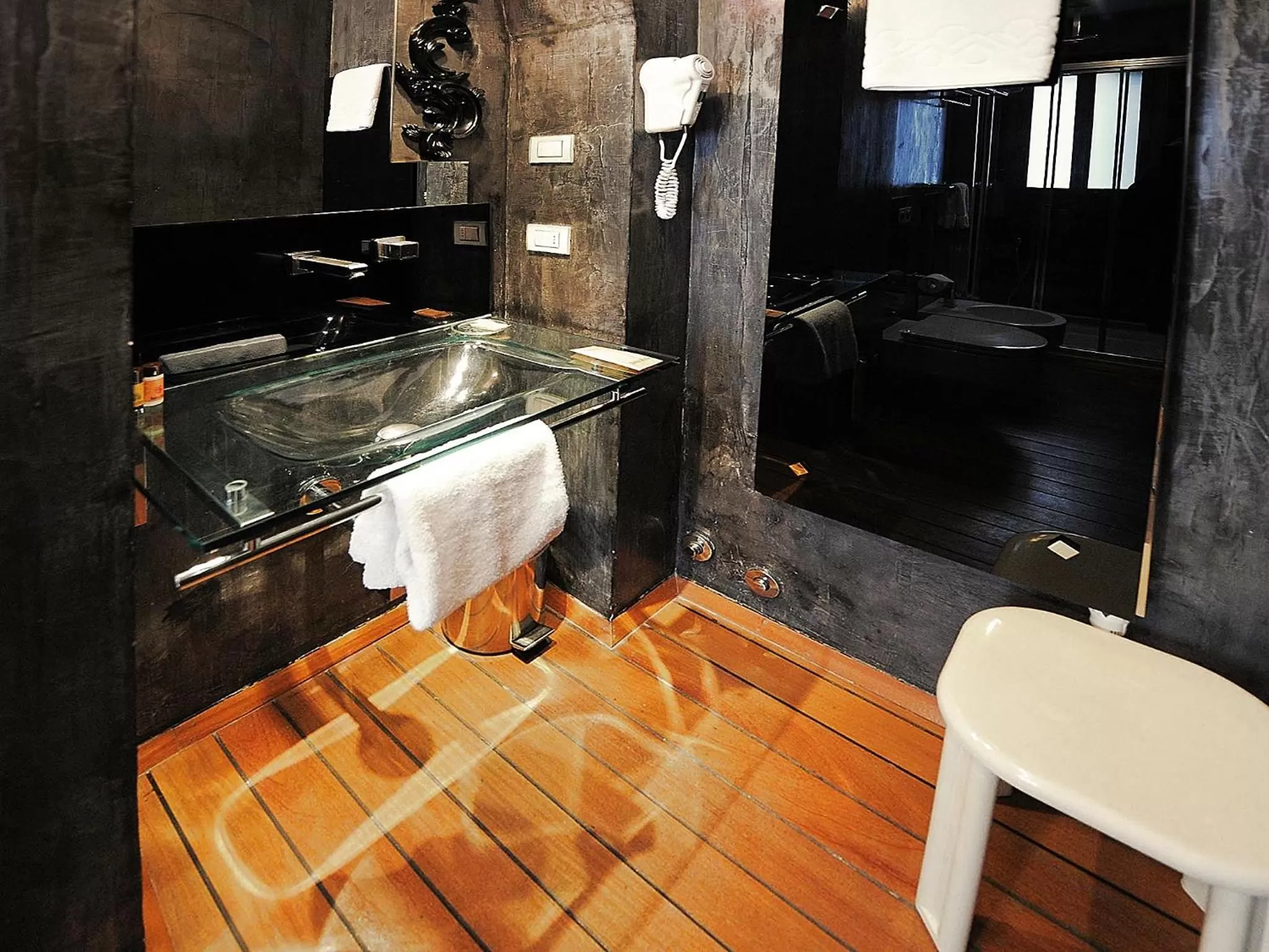 Bathroom in Borghese Palace Art Hotel