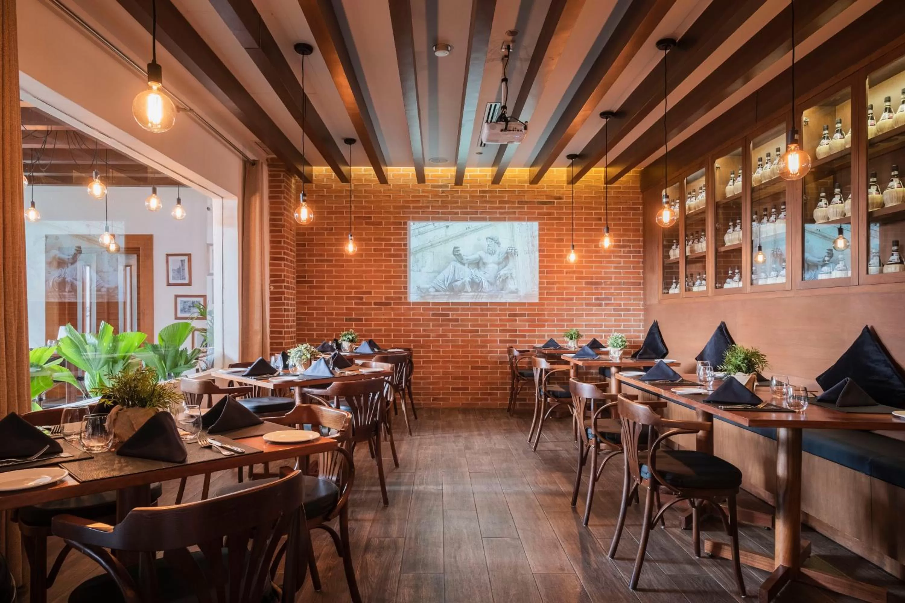 Restaurant/places to eat in Hotel NYX Cancun