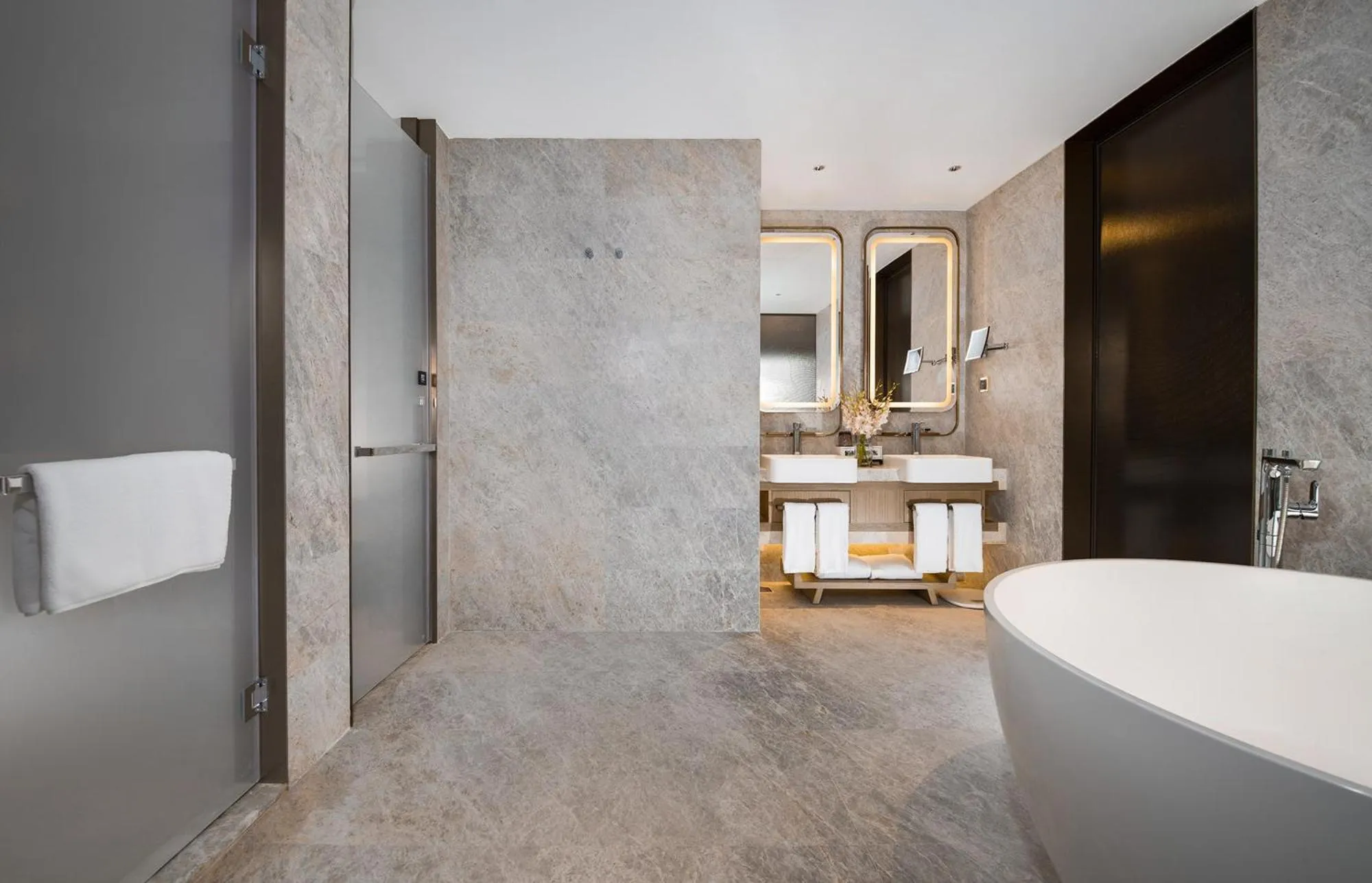 Bathroom in Shenzhenair International Hotel