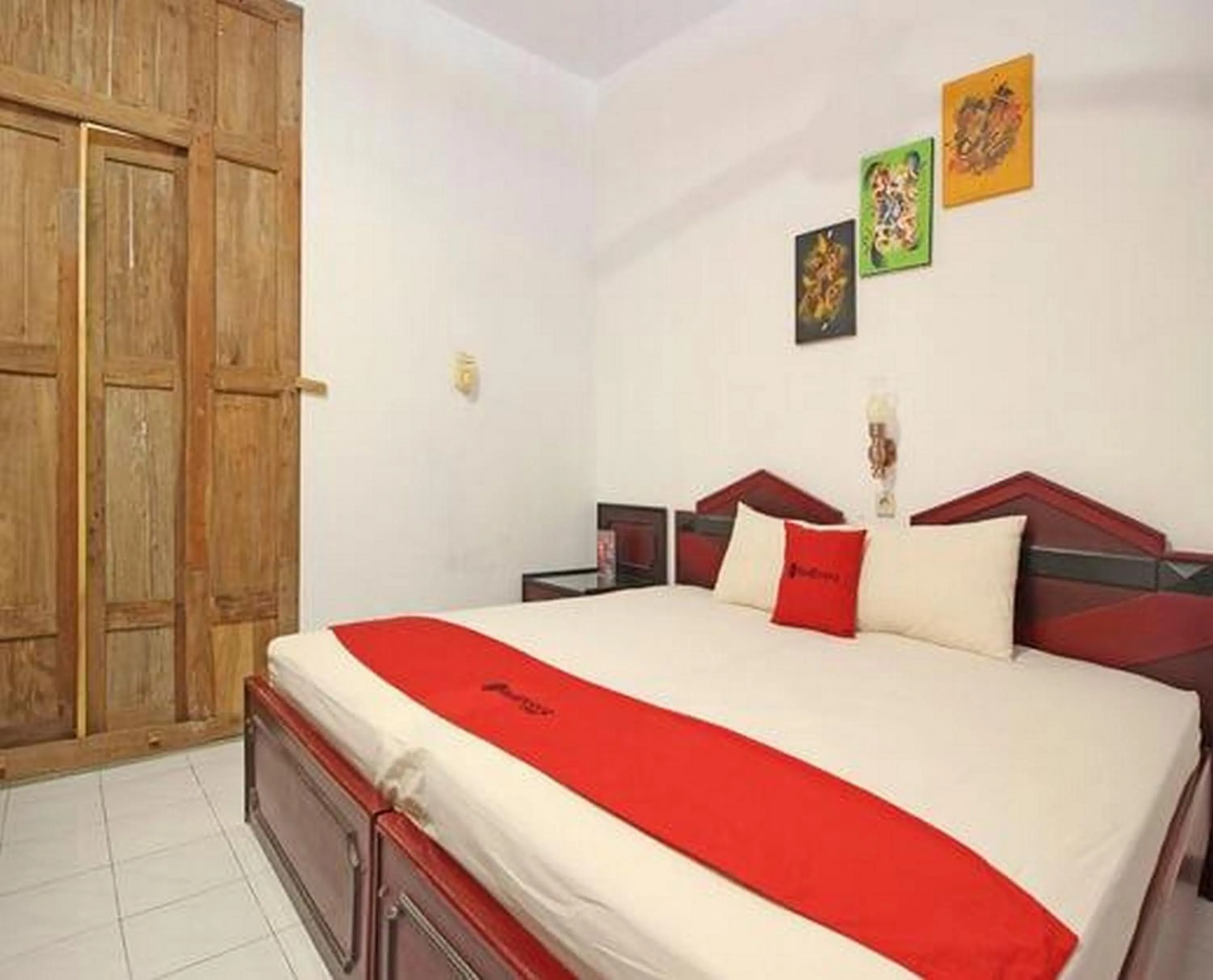 Bed in RedDoorz near Pojok Beteng Prawirotaman