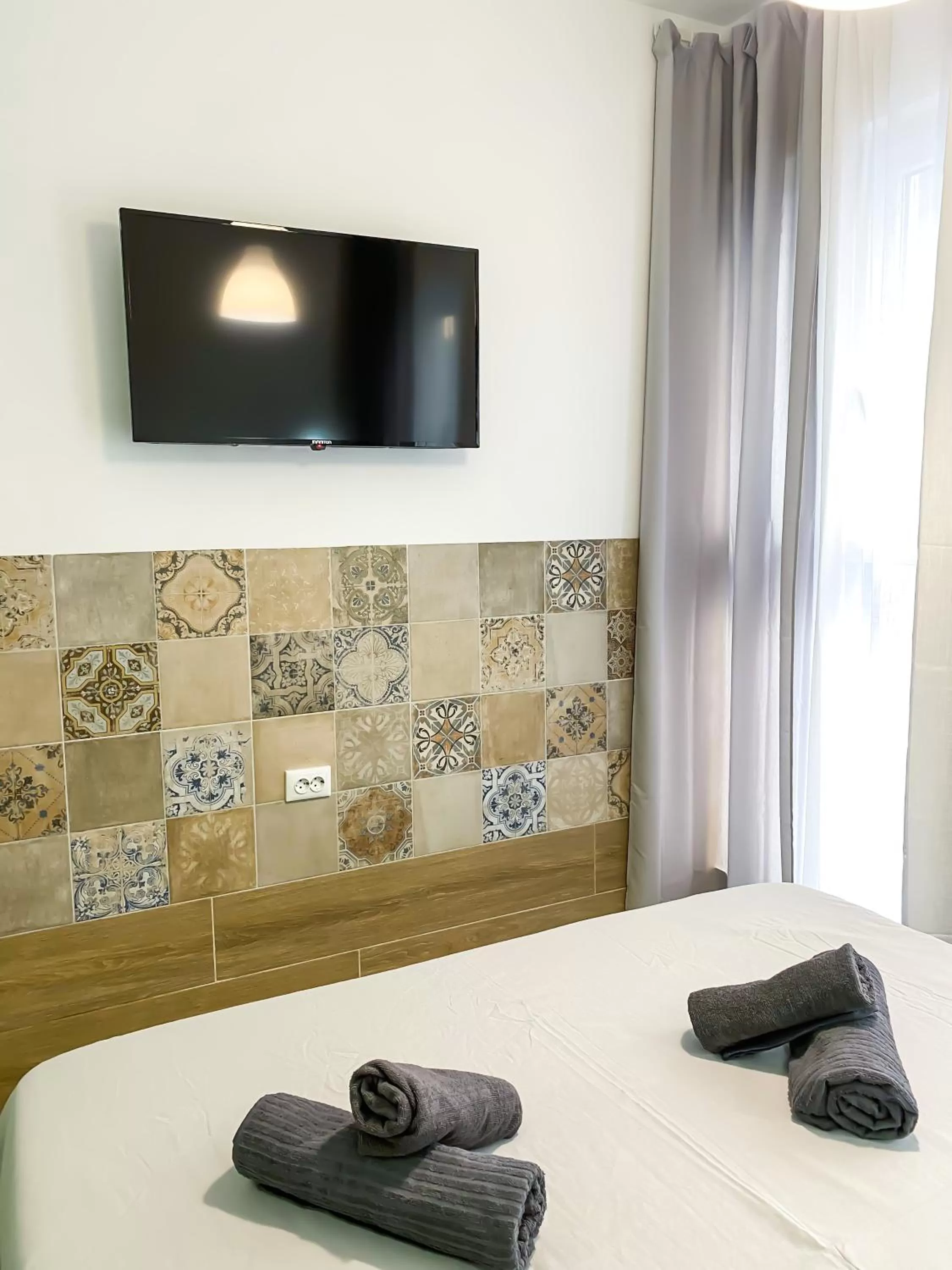 Communal lounge/ TV room, Bed in Hotel Apartamentos Pueblo Mar