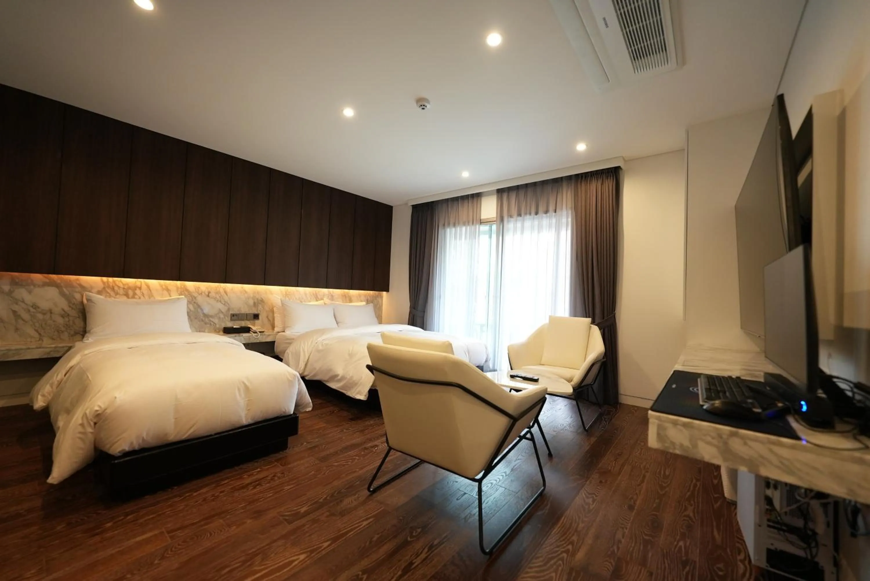 Photo of the whole room, Bed in Amare Hotel Jongno