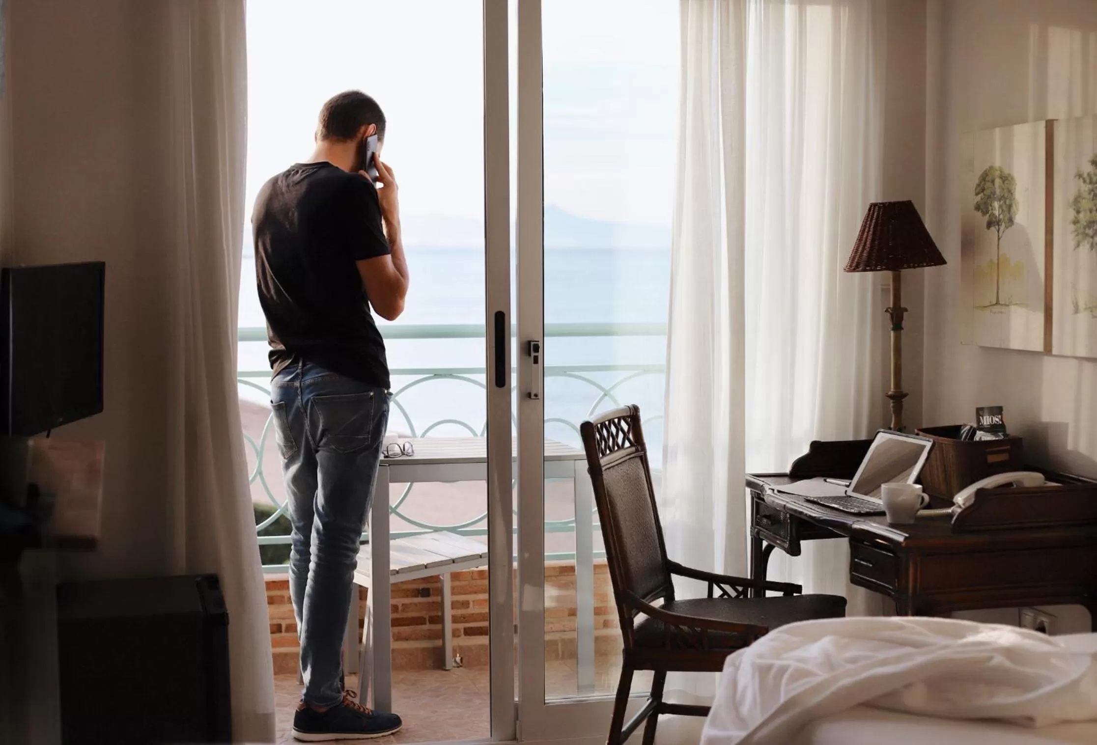 People in Hotel Noguera Mar