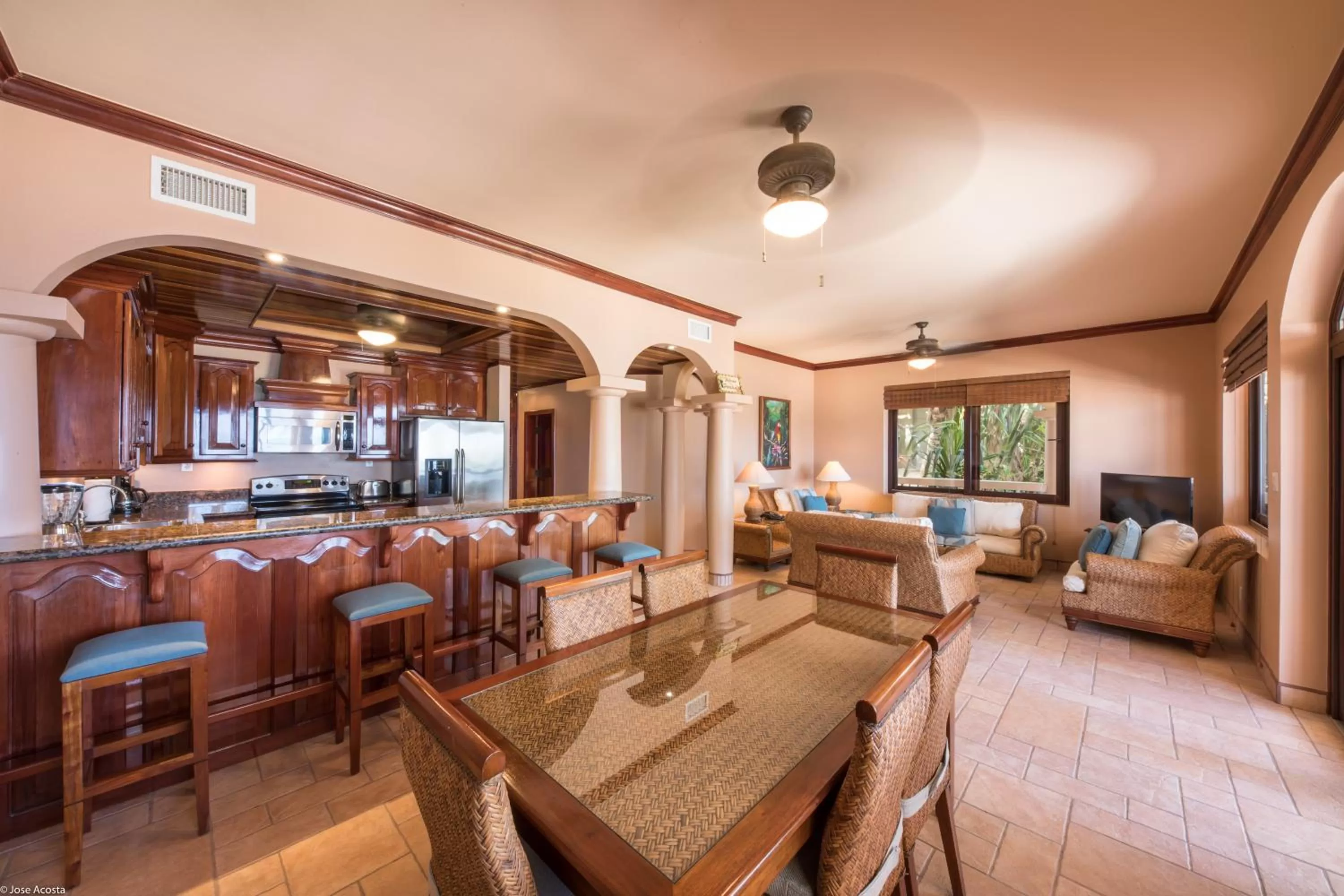 Dining area in Coco Beach Resort