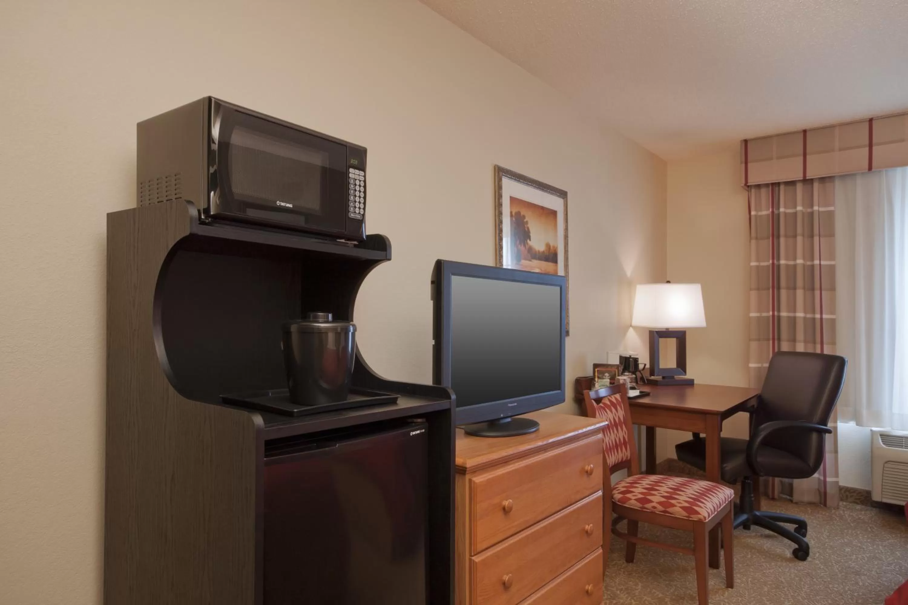 Bed in Country Inn & Suites by Radisson, Davenport - Quad Cities
