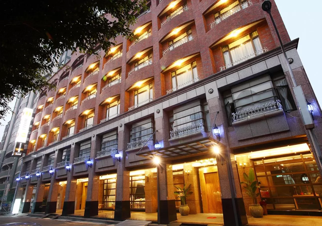 Facade/entrance in Hotel j-Metropolis