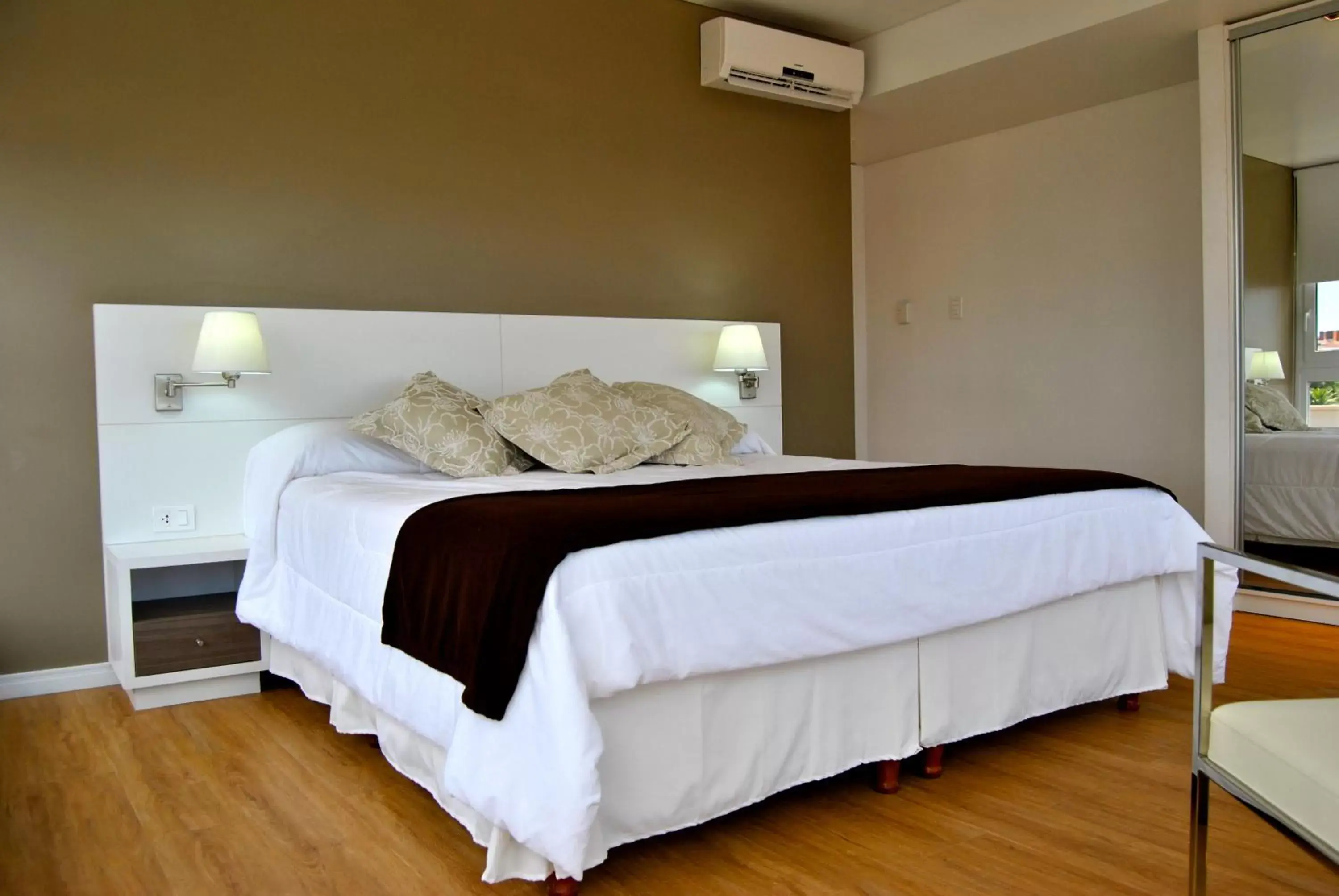 Suite in Hotel Castilla Suite in Hotel Castilla