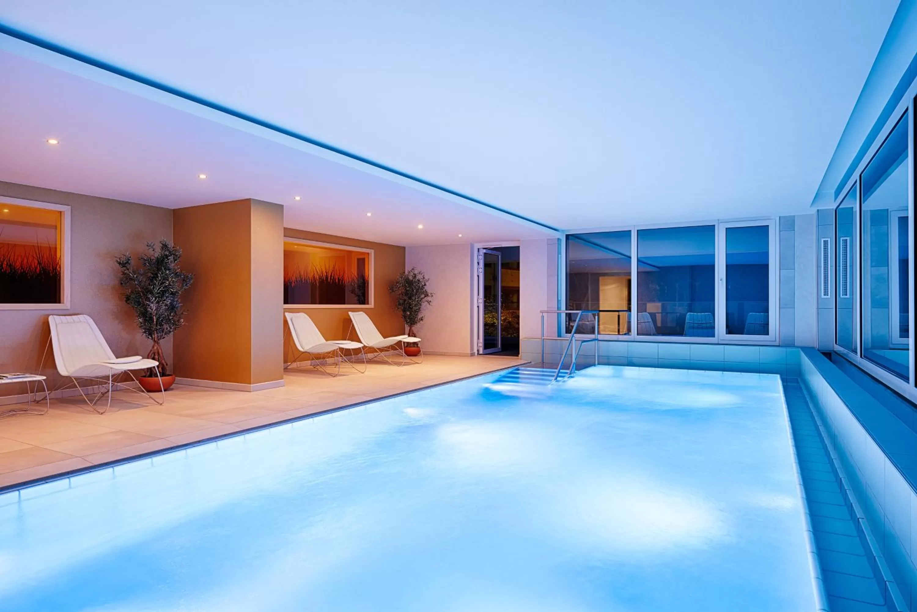 Swimming pool in Kaisergarten Hotel Deidesheim