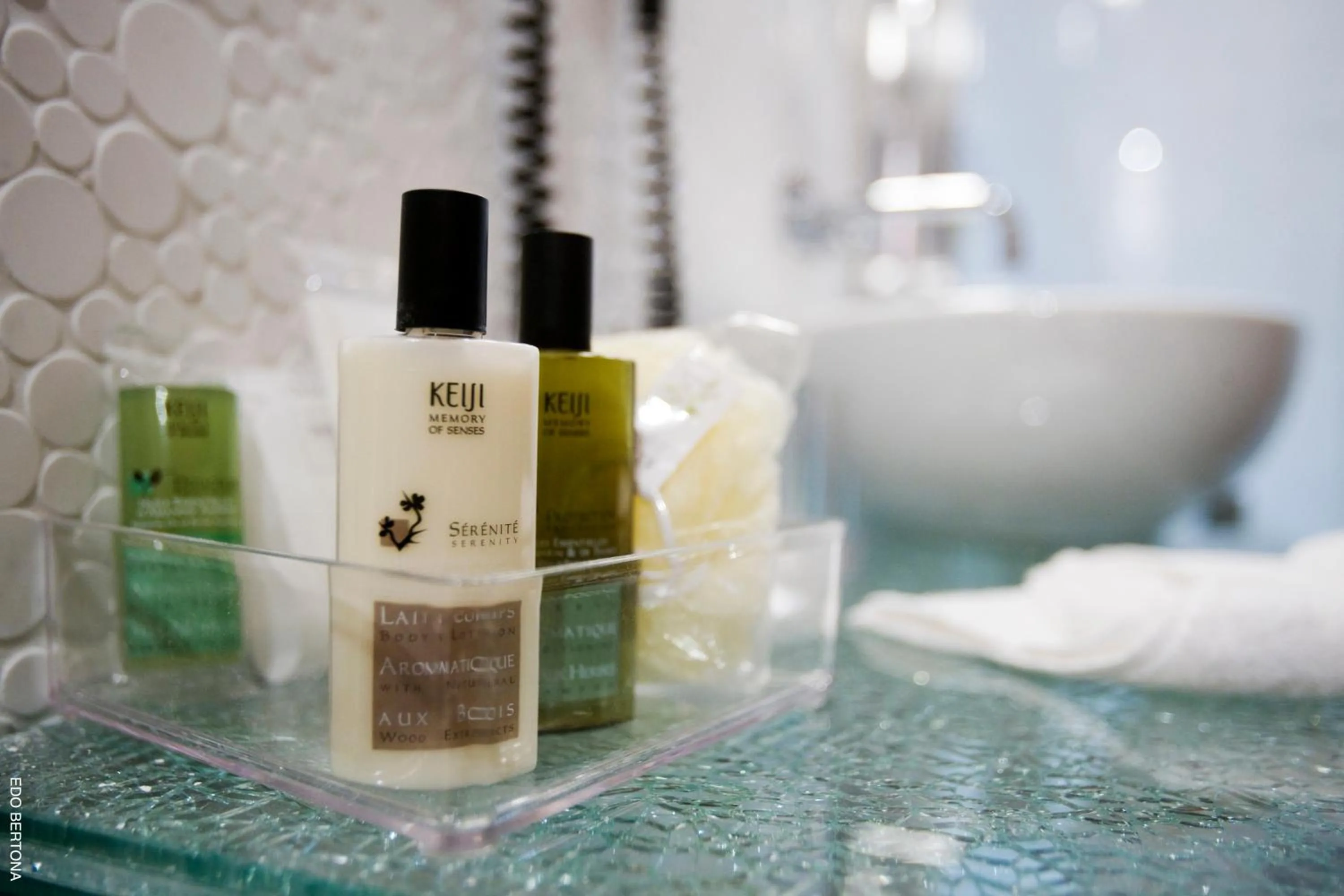 Bathroom in Apostrophe Hôtel