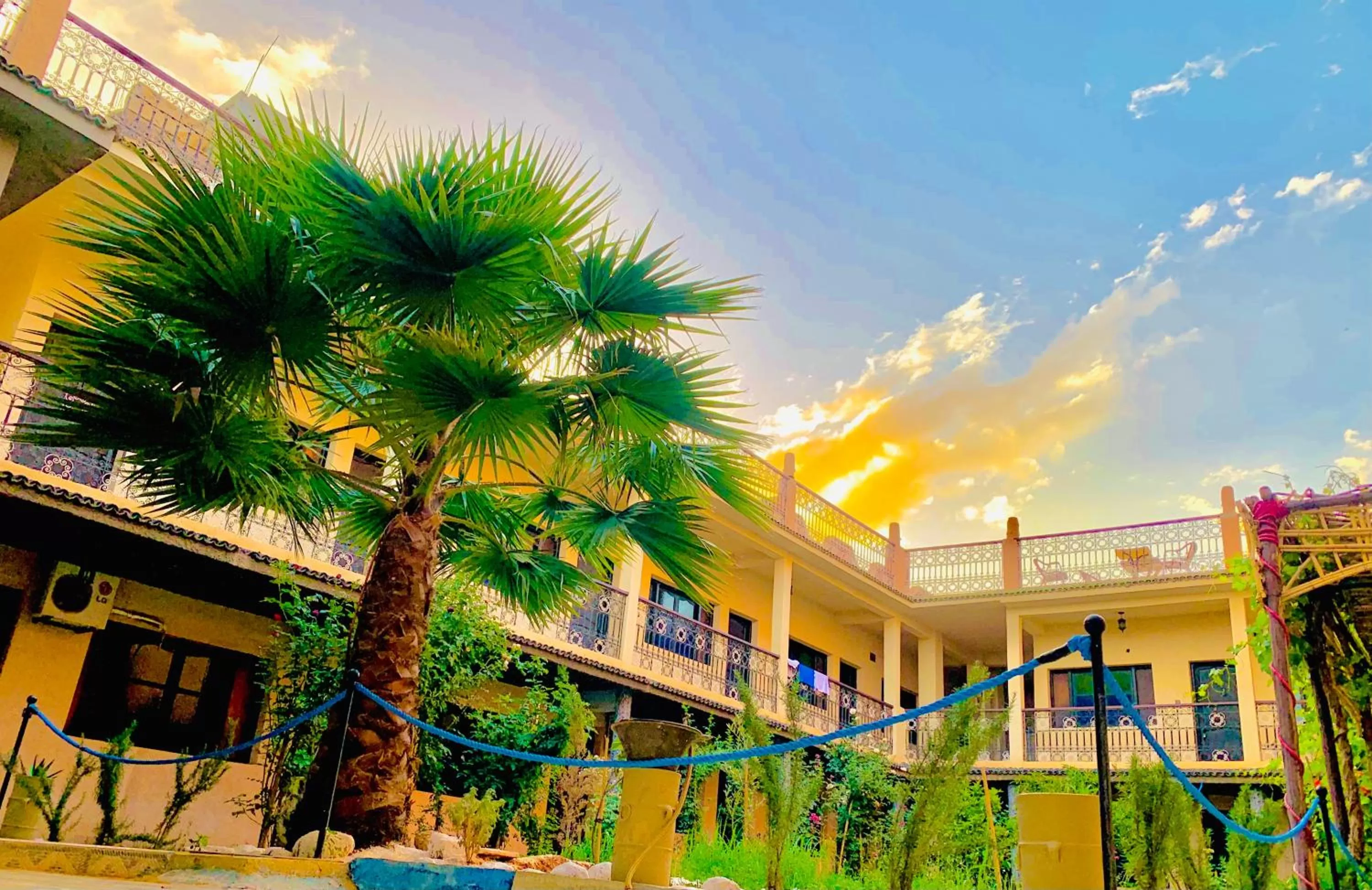 Property building in Hotel Restaurant La Kasbah