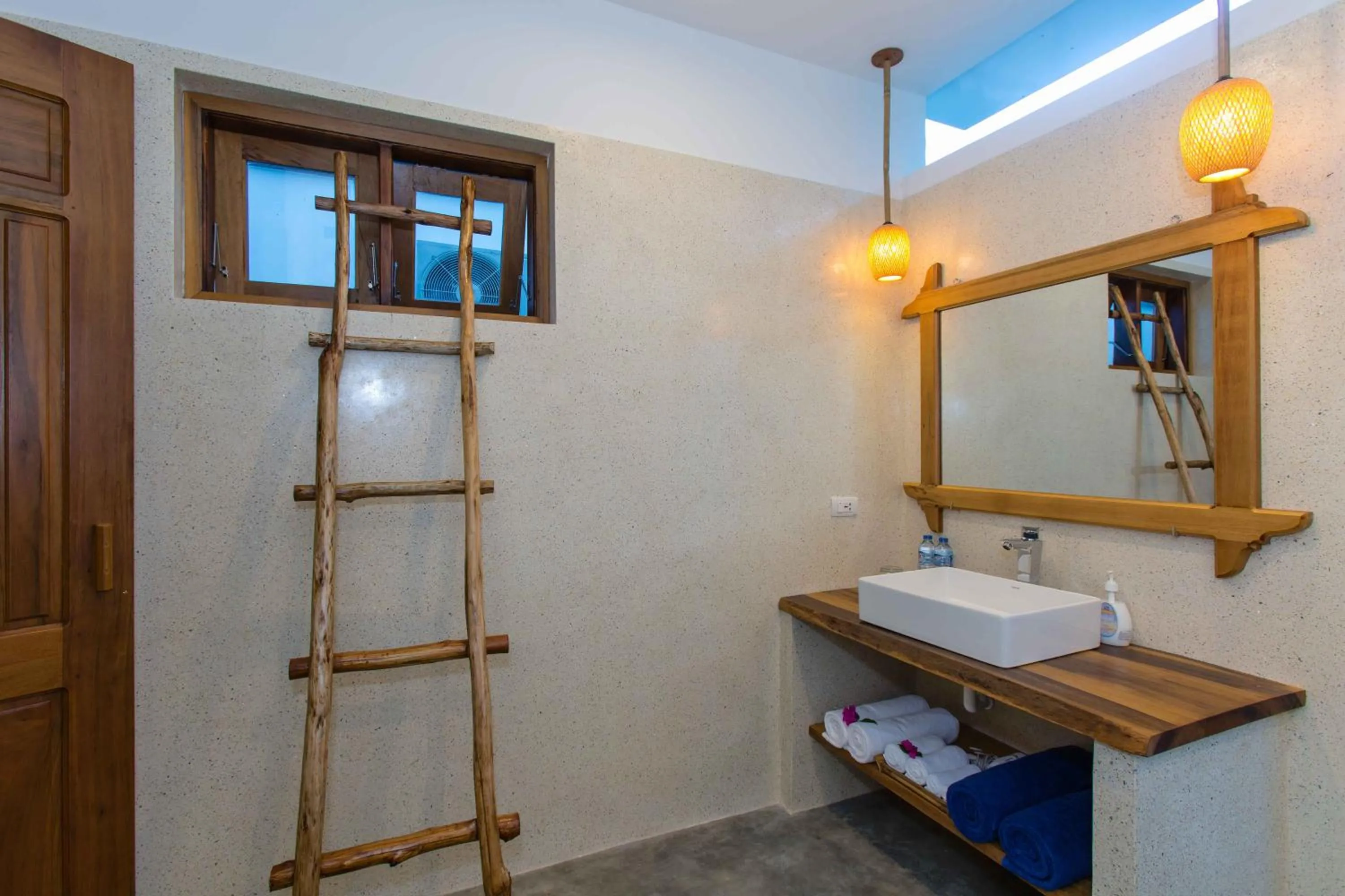 Shower in Vina Beach Pool Villas
