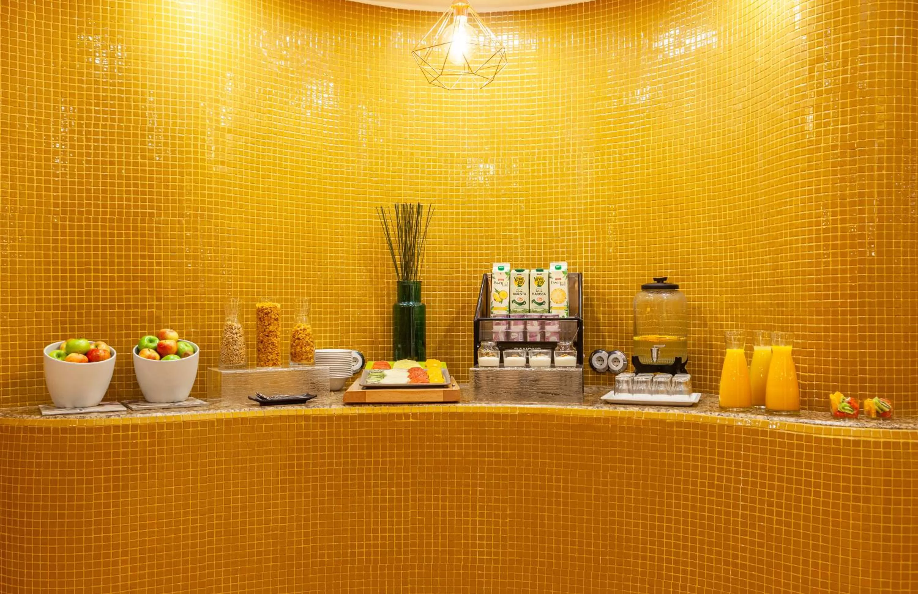 Buffet breakfast in Hotel Macià Plaza