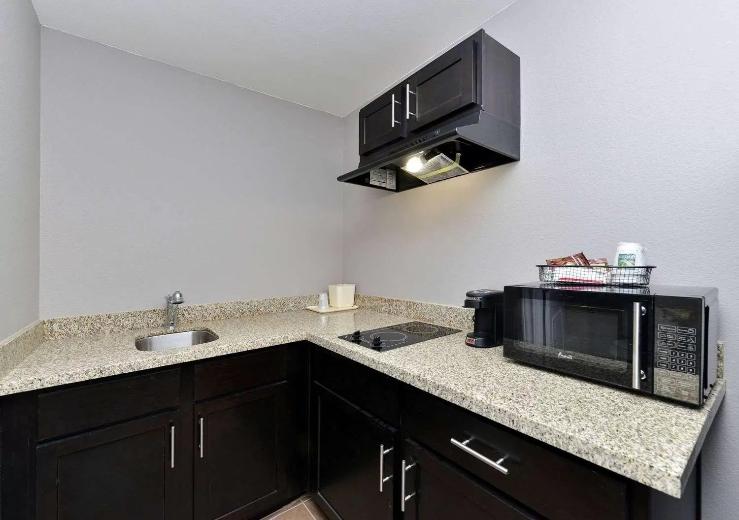 Scottish Inn & Suites Cotulla, TX