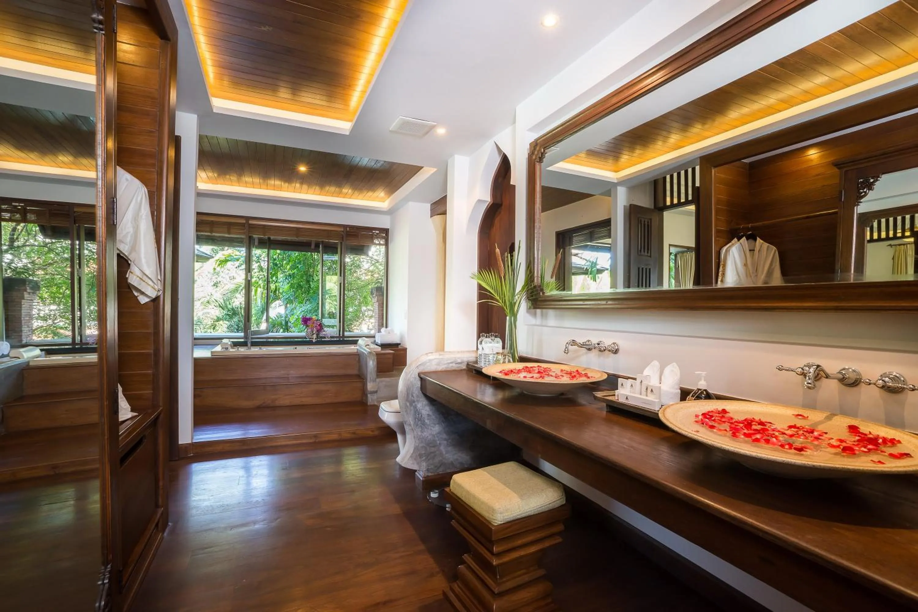 Bathroom in Royal Muang Samui Villas