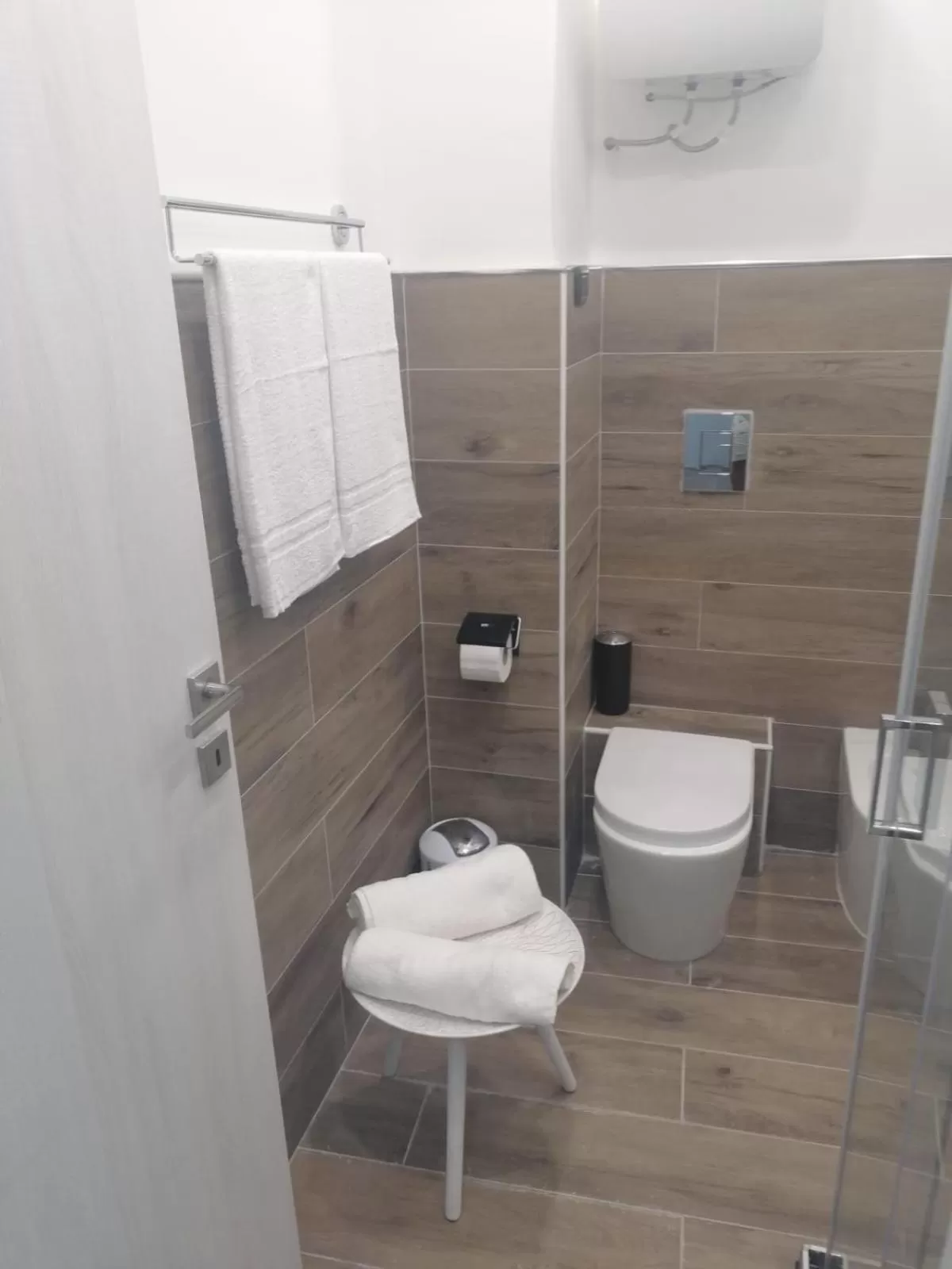 Bathroom in CARLINO Room's