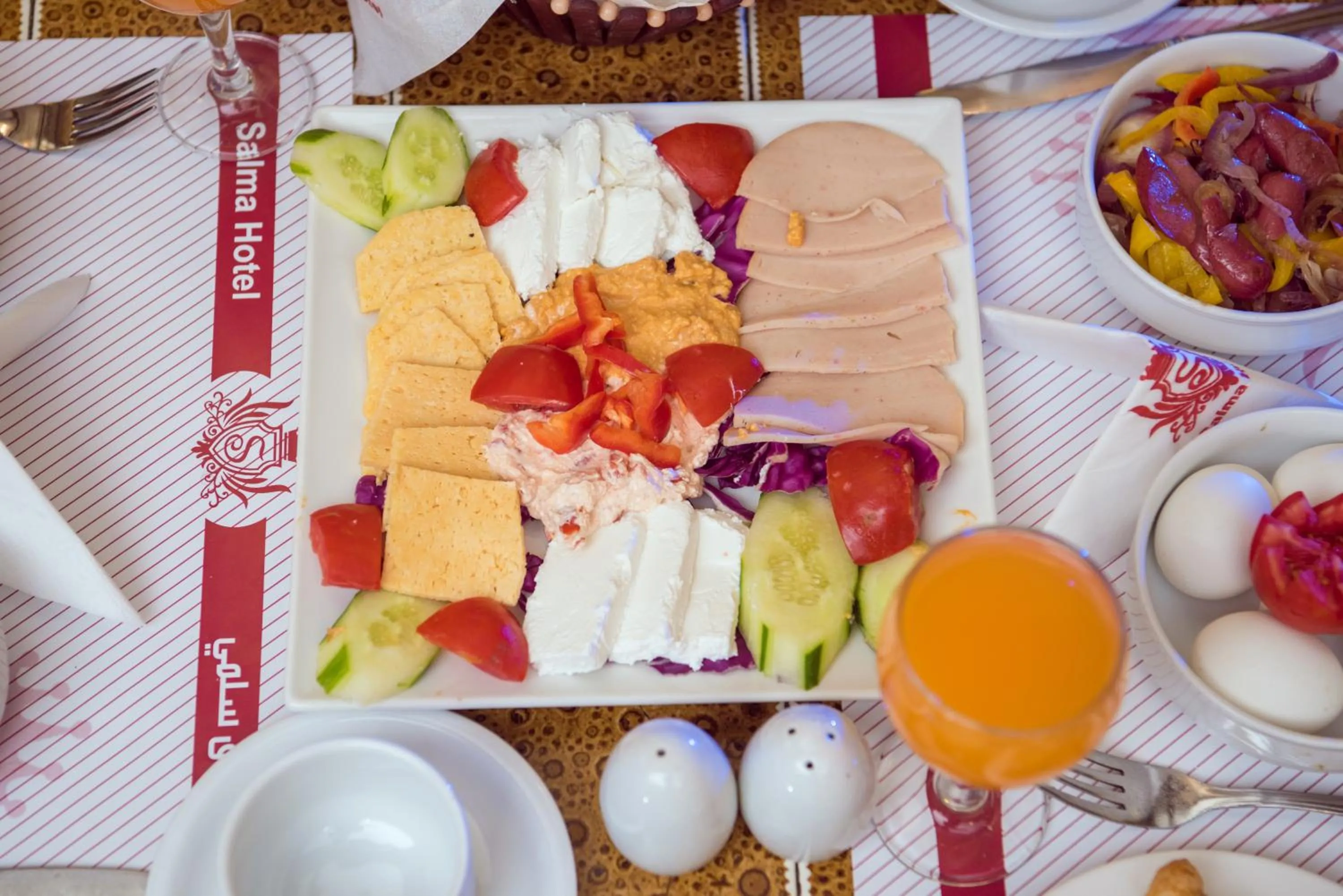 Restaurant/places to eat in Salma Hotel Cairo