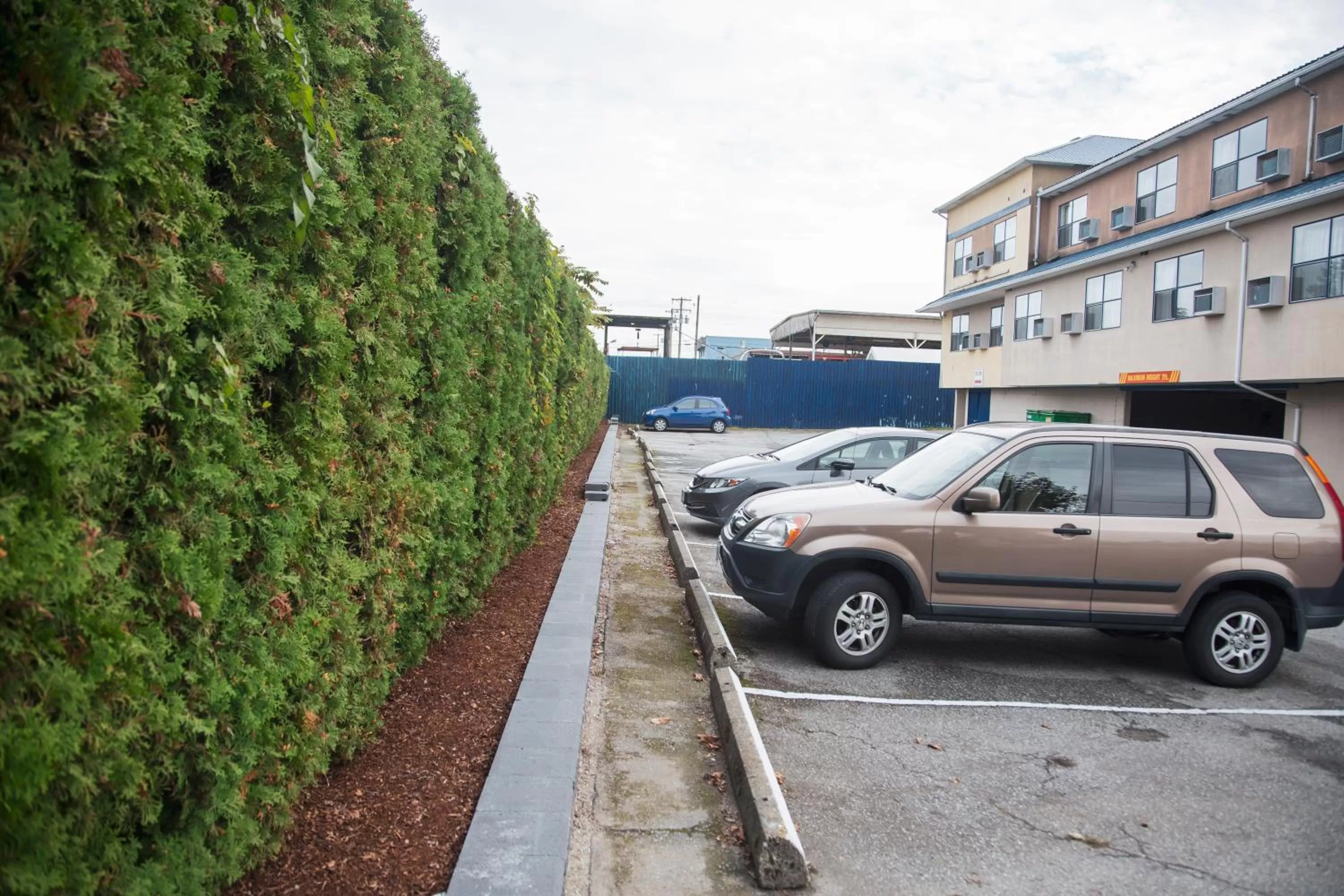 Property building in Happy Day Inn
