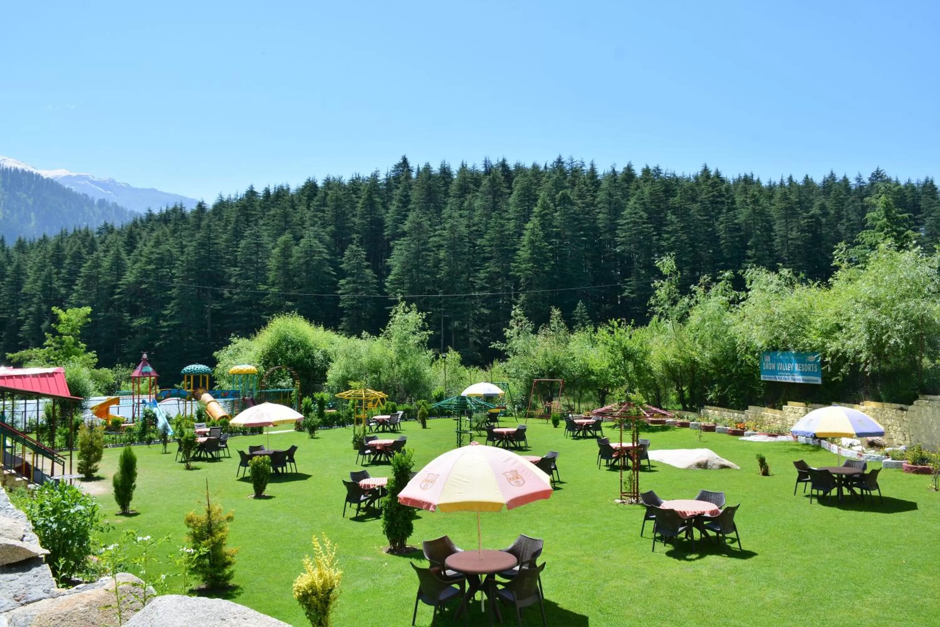 Garden in Snow Valley Resorts & Spa Manali