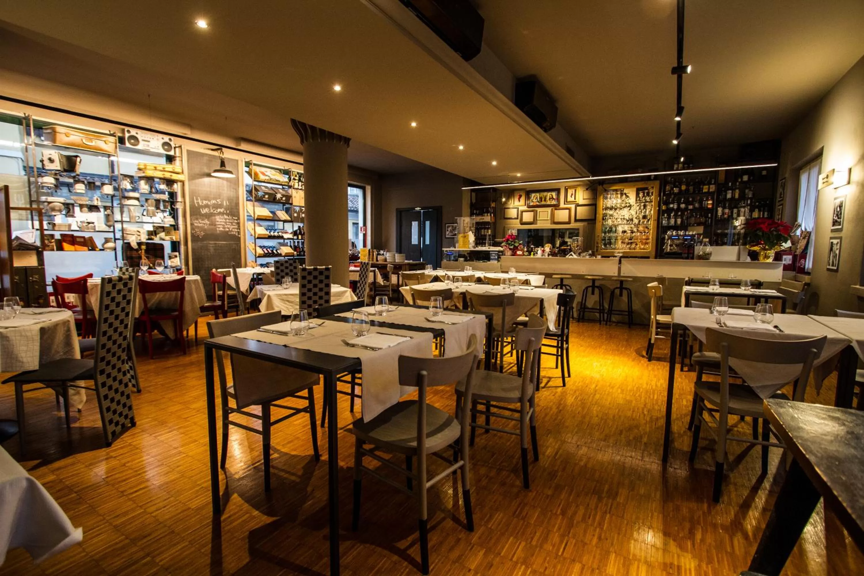 Restaurant/places to eat in Hotel Elefante