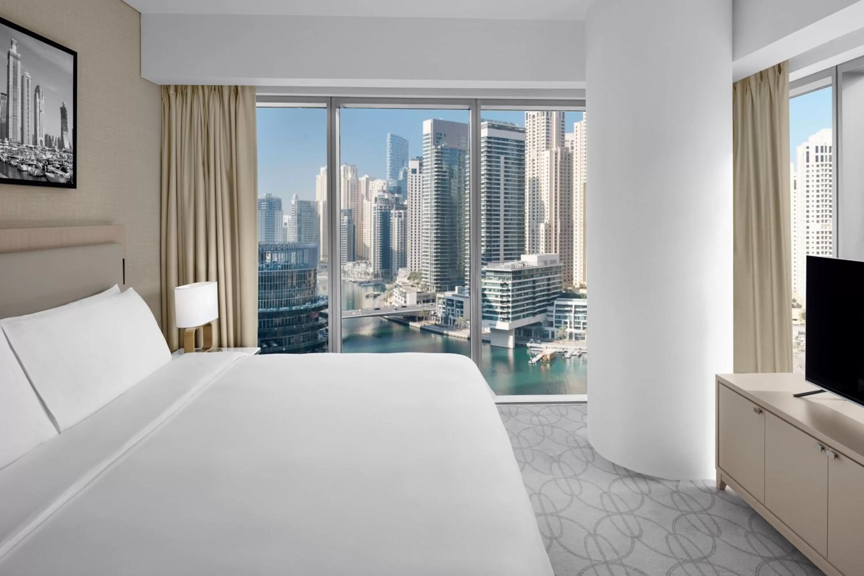 Photo of the whole room in Address Dubai Marina