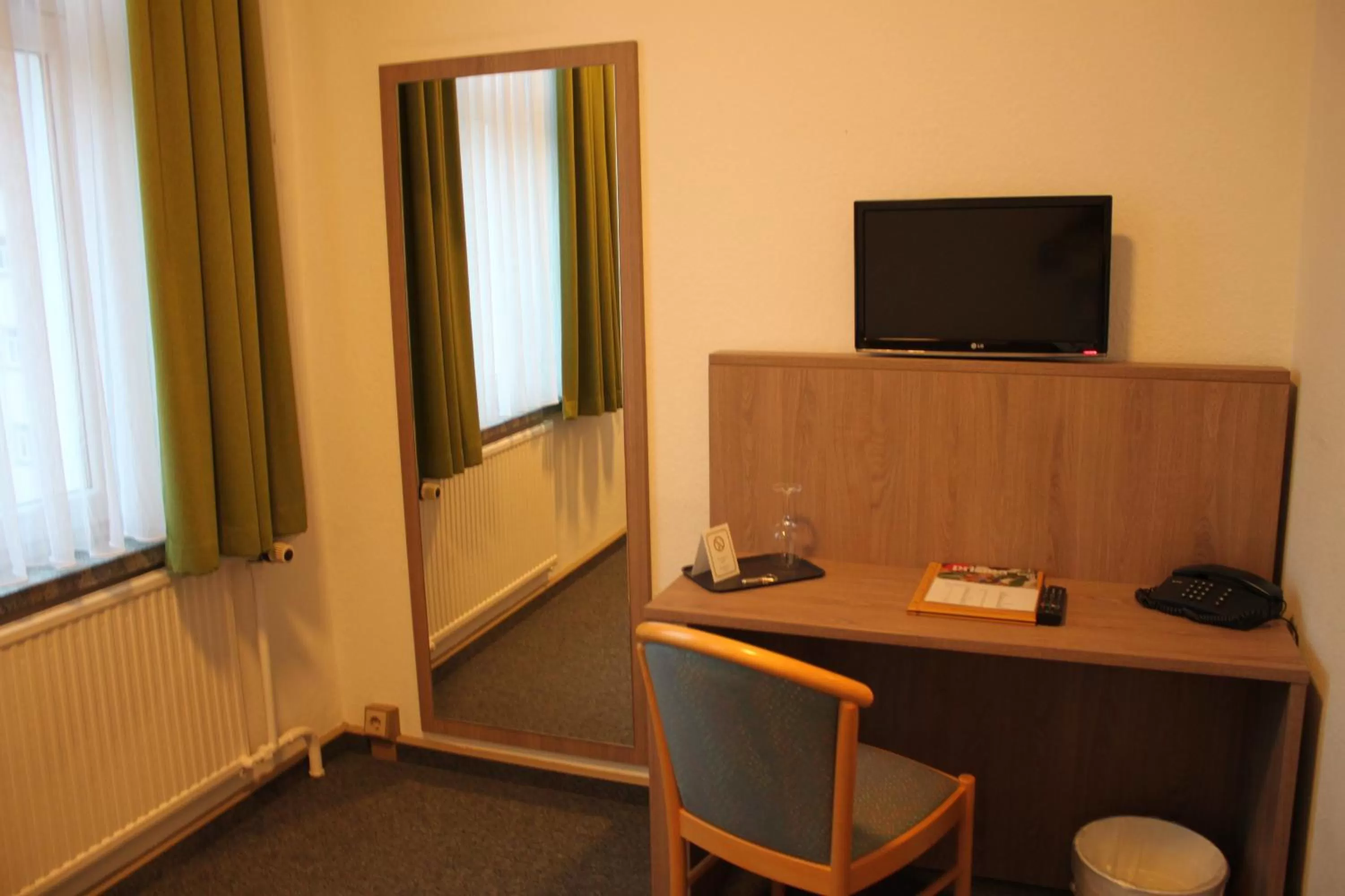 TV and multimedia in Hotel Sächsischer Hof