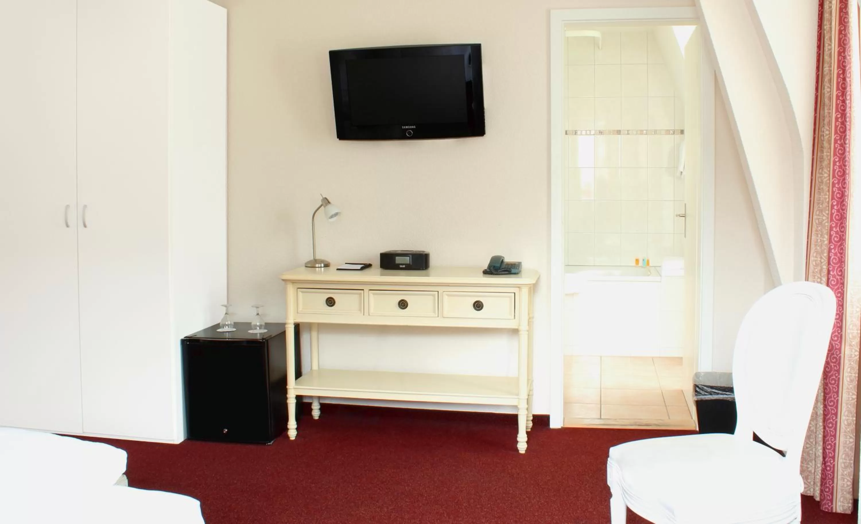 Photo of the whole room in Hotel Weisses Kreuz