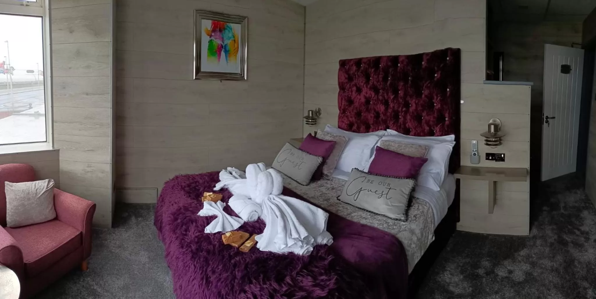 Bed in Kings Boutique Hotel