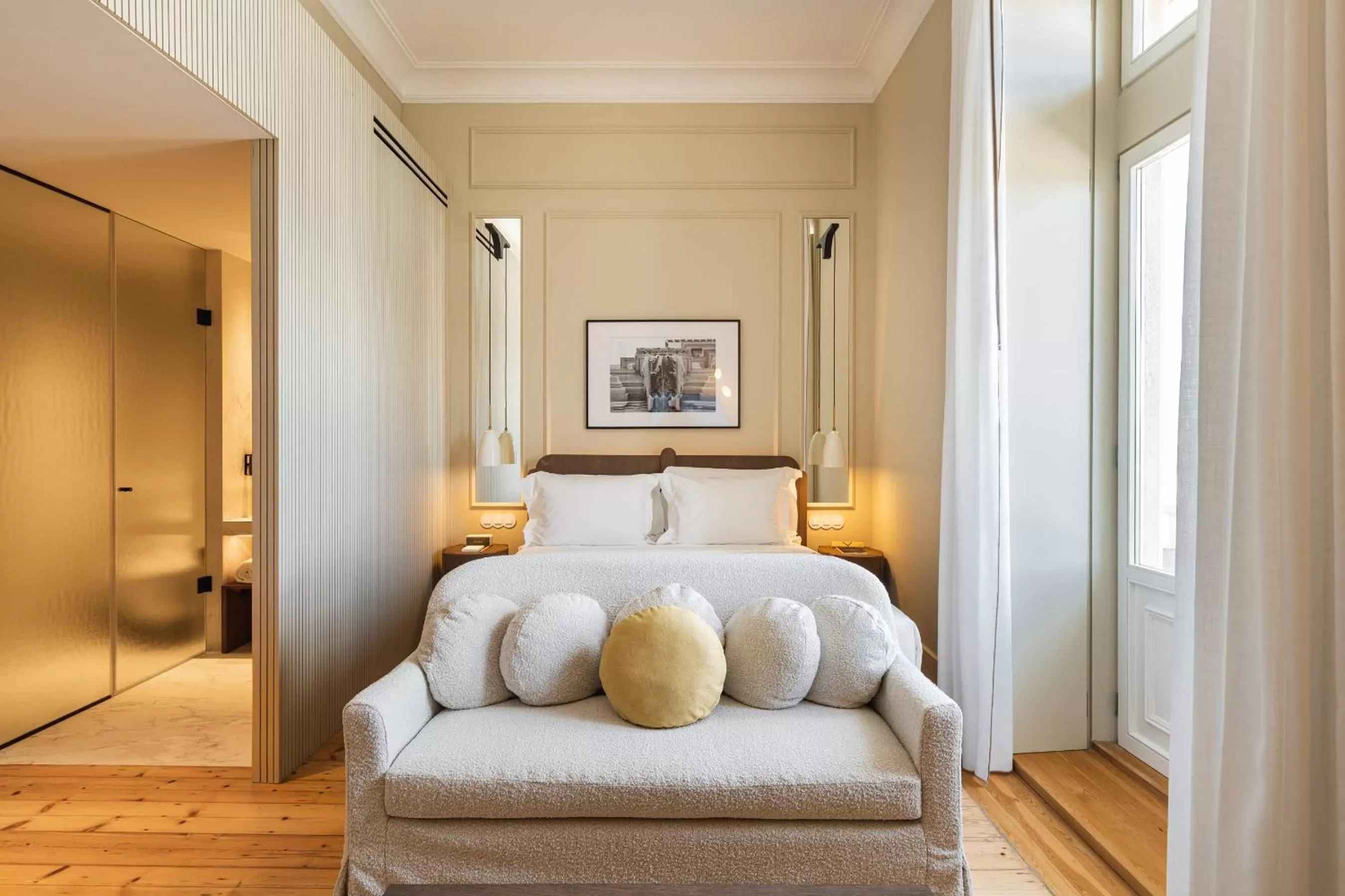 Bedroom in Artsy Cascais