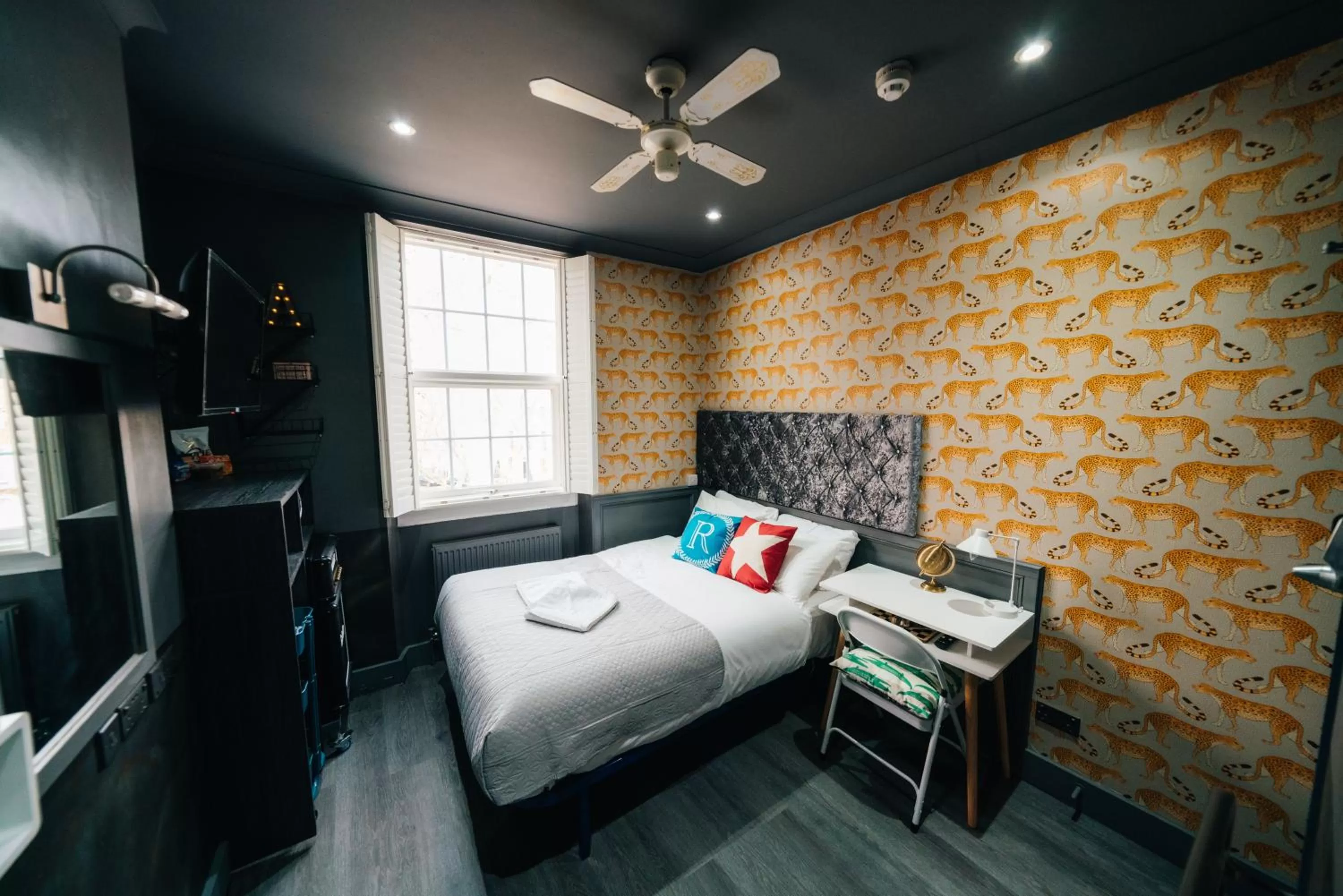 TV and multimedia, Bed in The Rokxy Townhouses & Residences - Kings Cross