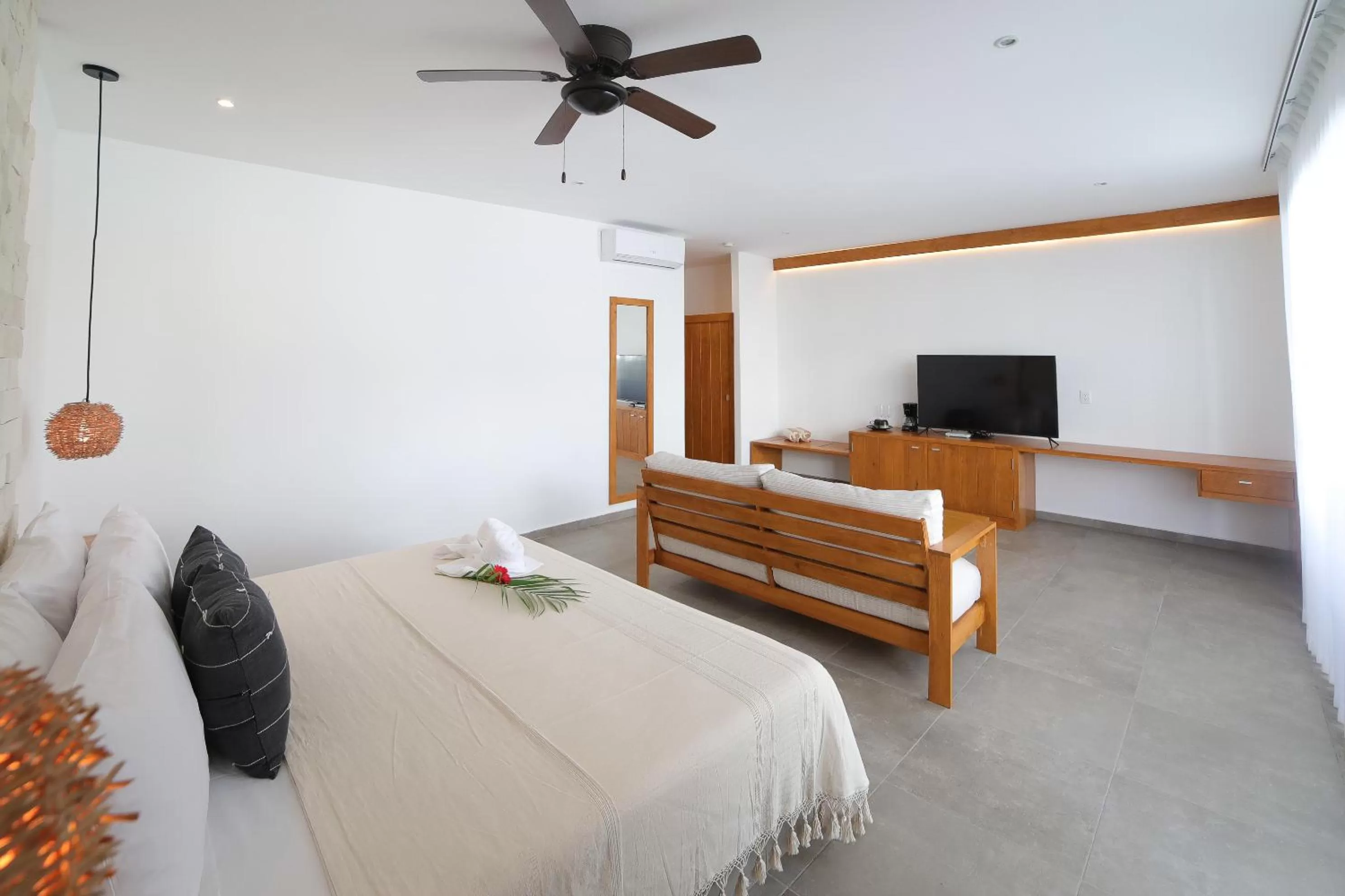 TV and multimedia, Bed in Hotel Blanco Tulum Adults Only