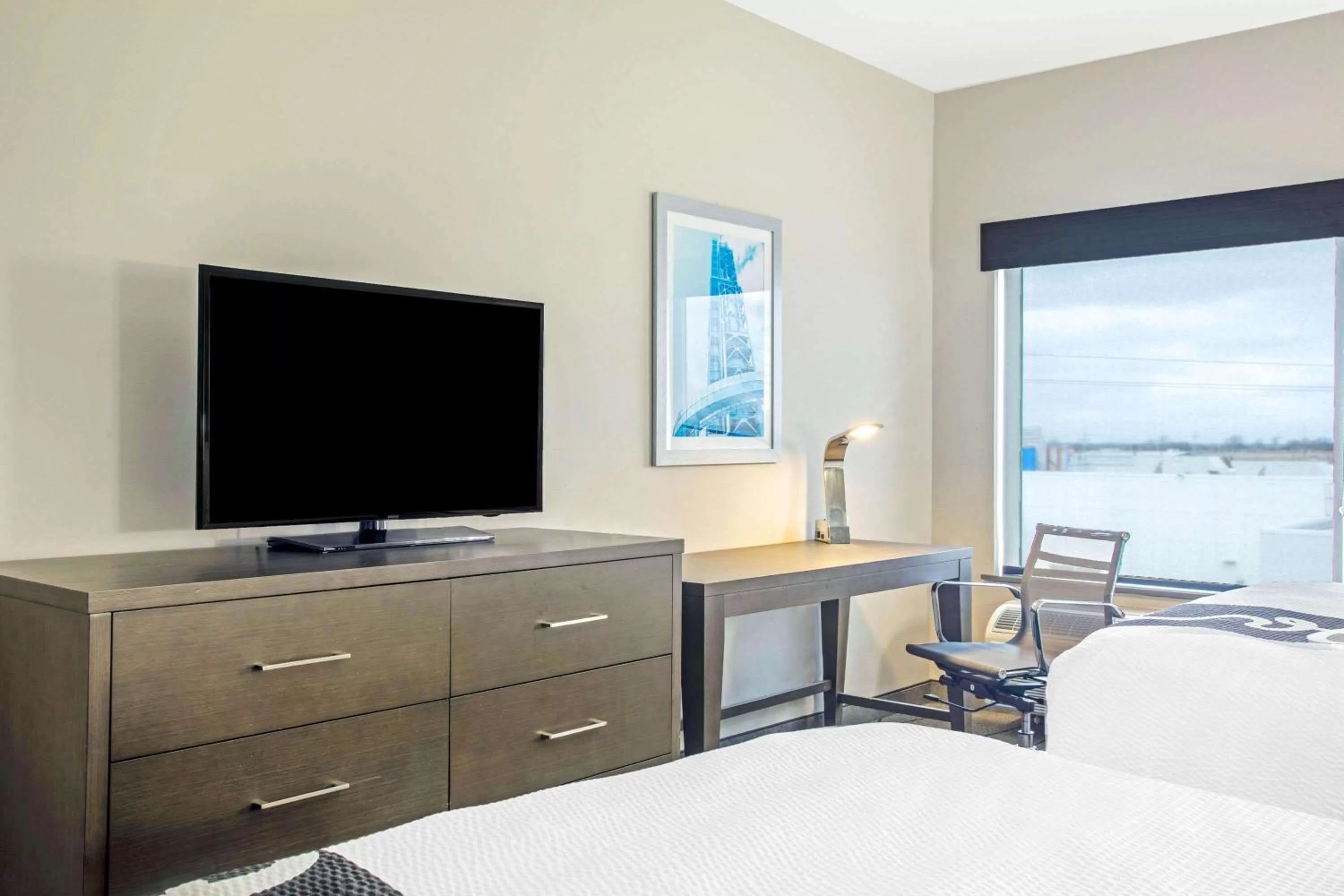 Photo of the whole room, Bed in La Quinta by Wyndham Ponca City