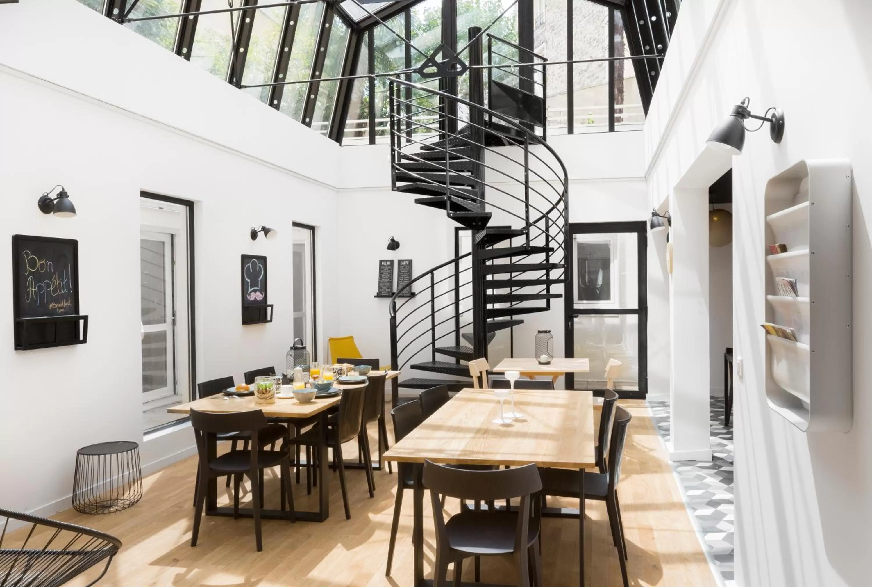 Area and facilities in Hotel Bootcamp