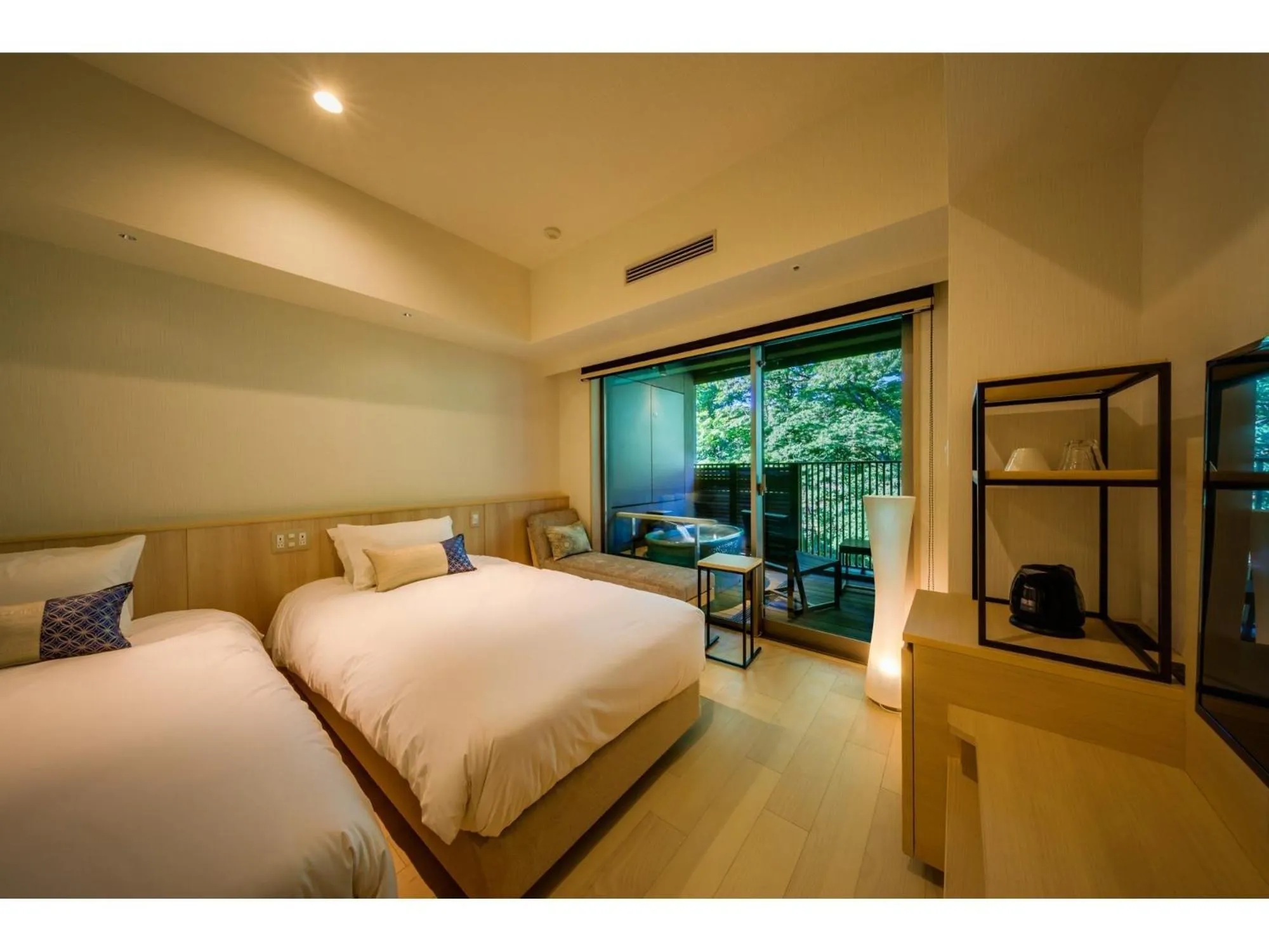 Casual Twin Room with Open-Air Bath in Hakone Ashinoko Hanaori