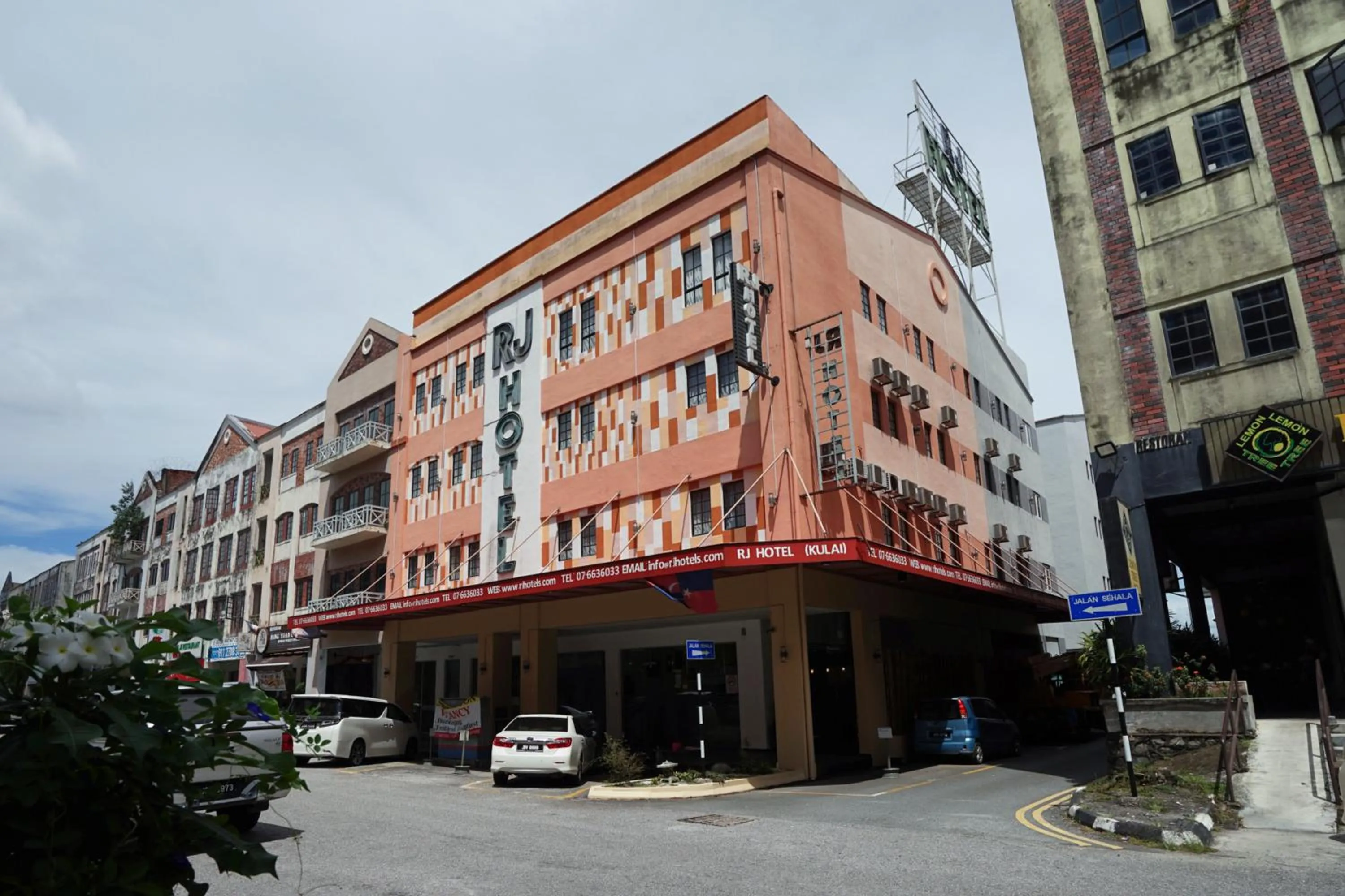 Property building in RJ Hotel Kulai