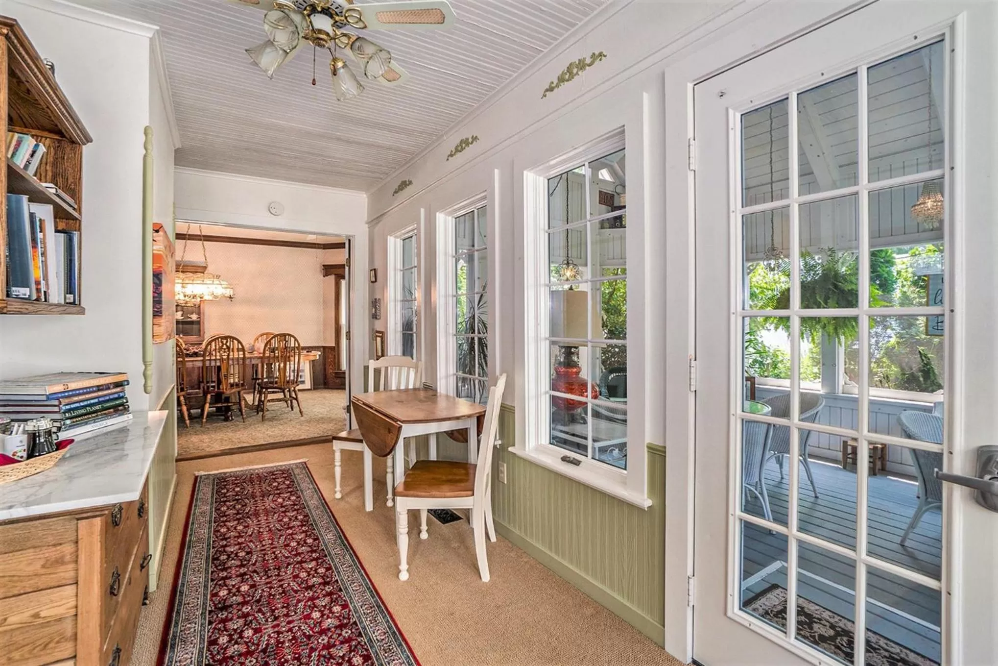 Dining area in Yelton Manor Bed and Breakfast