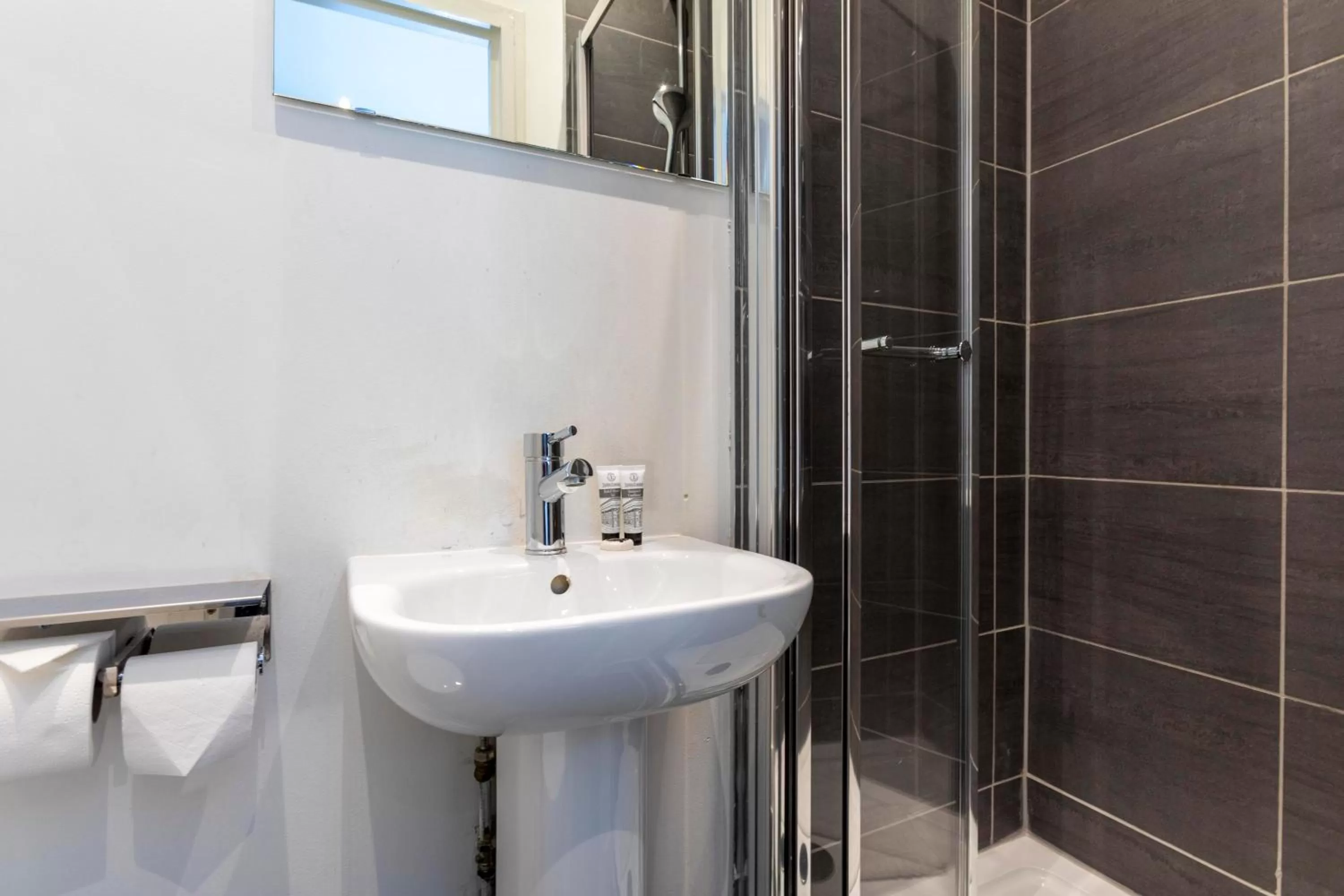 Bathroom in Royal Park Hotel