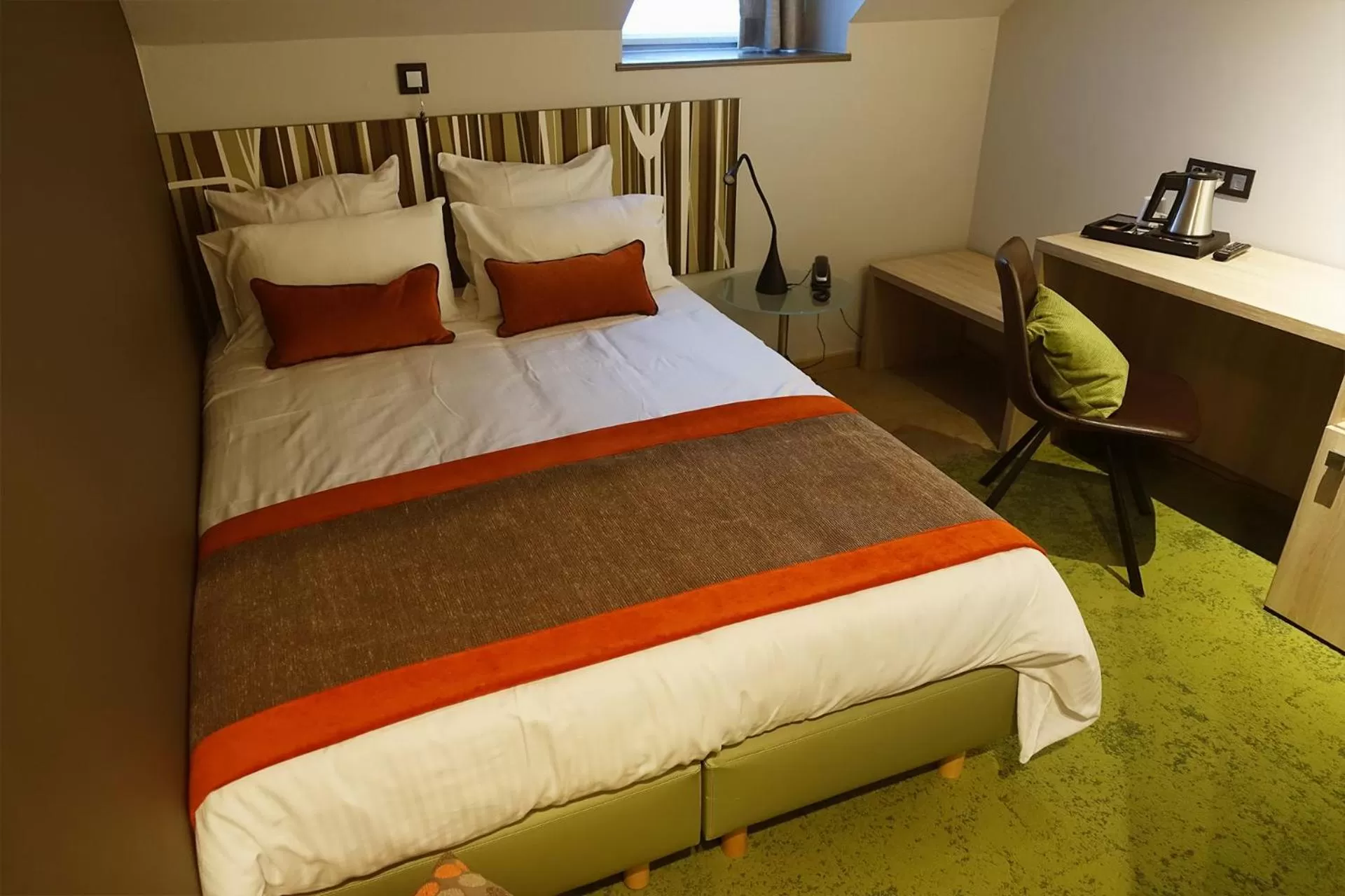 Bed in Hôtel du Parc Ath