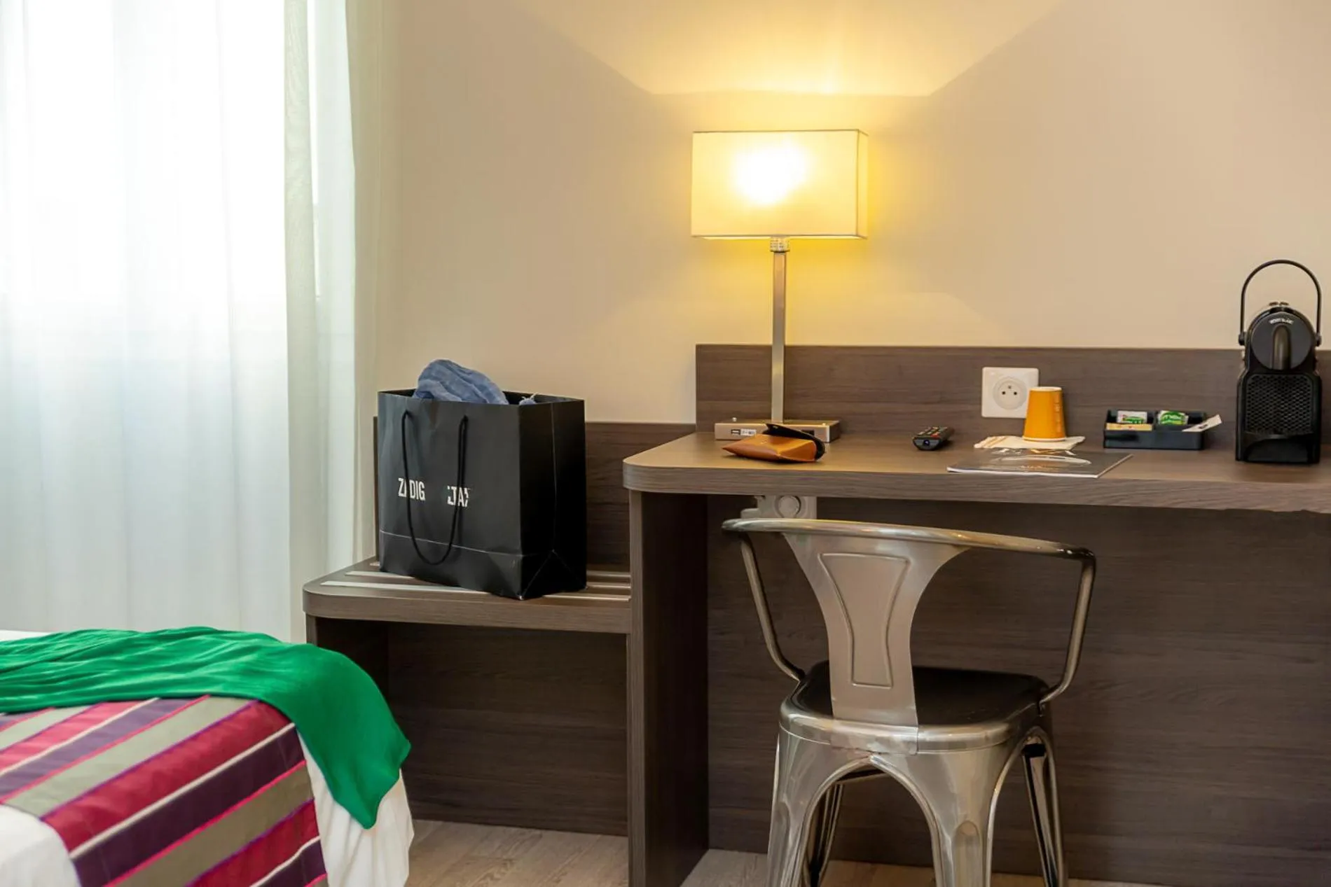 Coffee/tea facilities in Hotel Terminus Saint-Charles