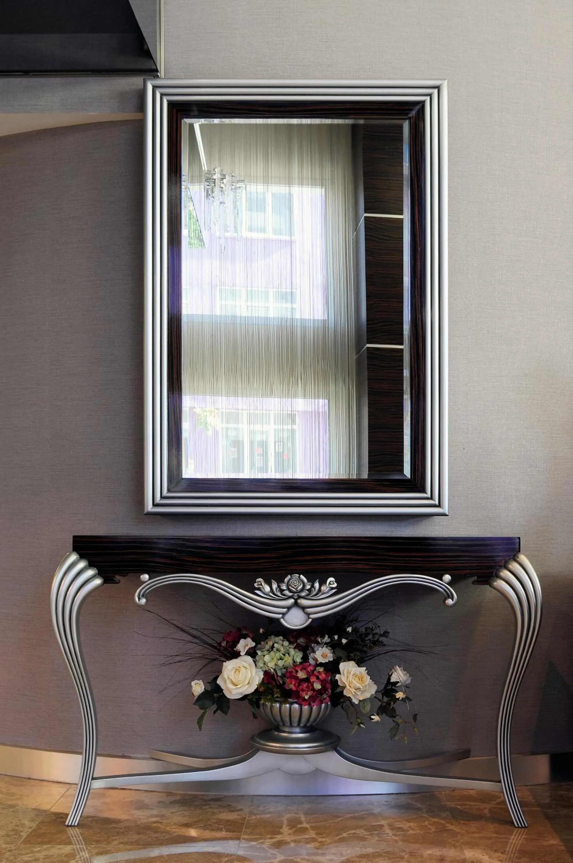 Decorative detail in Demora Hotel