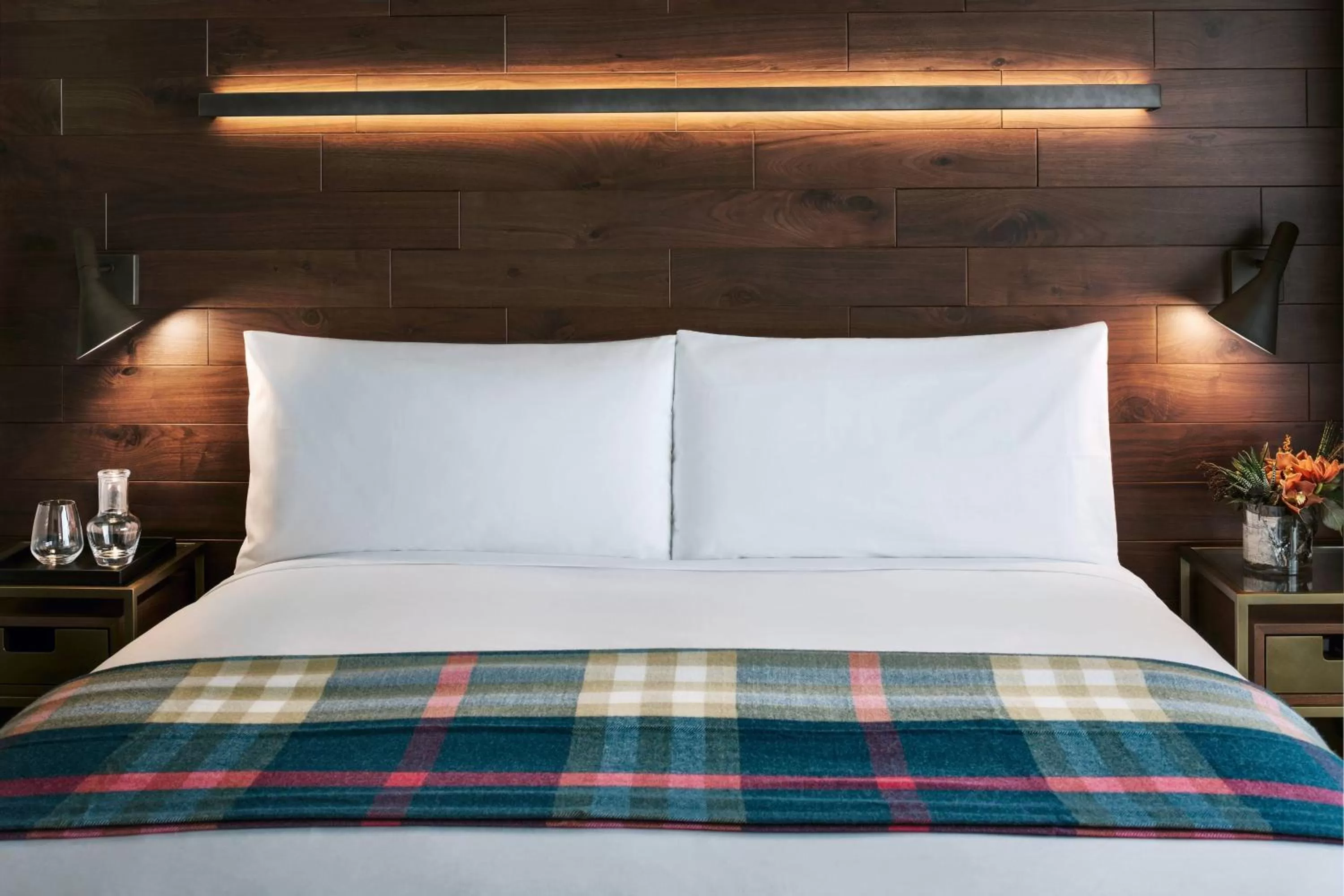 Photo of the whole room, Bed in the DOUGLAS, Autograph Collection