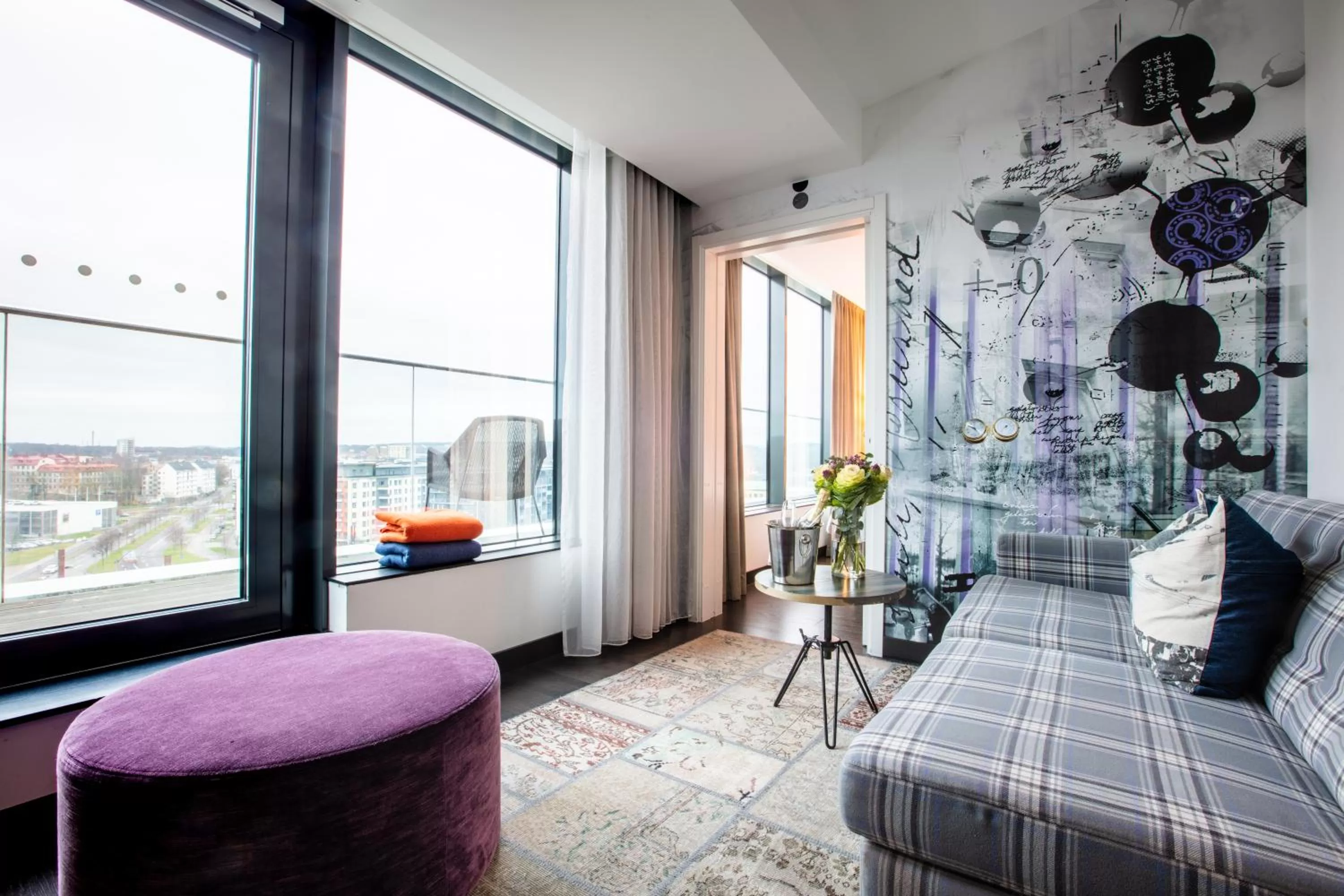 Balcony/Terrace, Bed in Radisson Blu Riverside Hotel