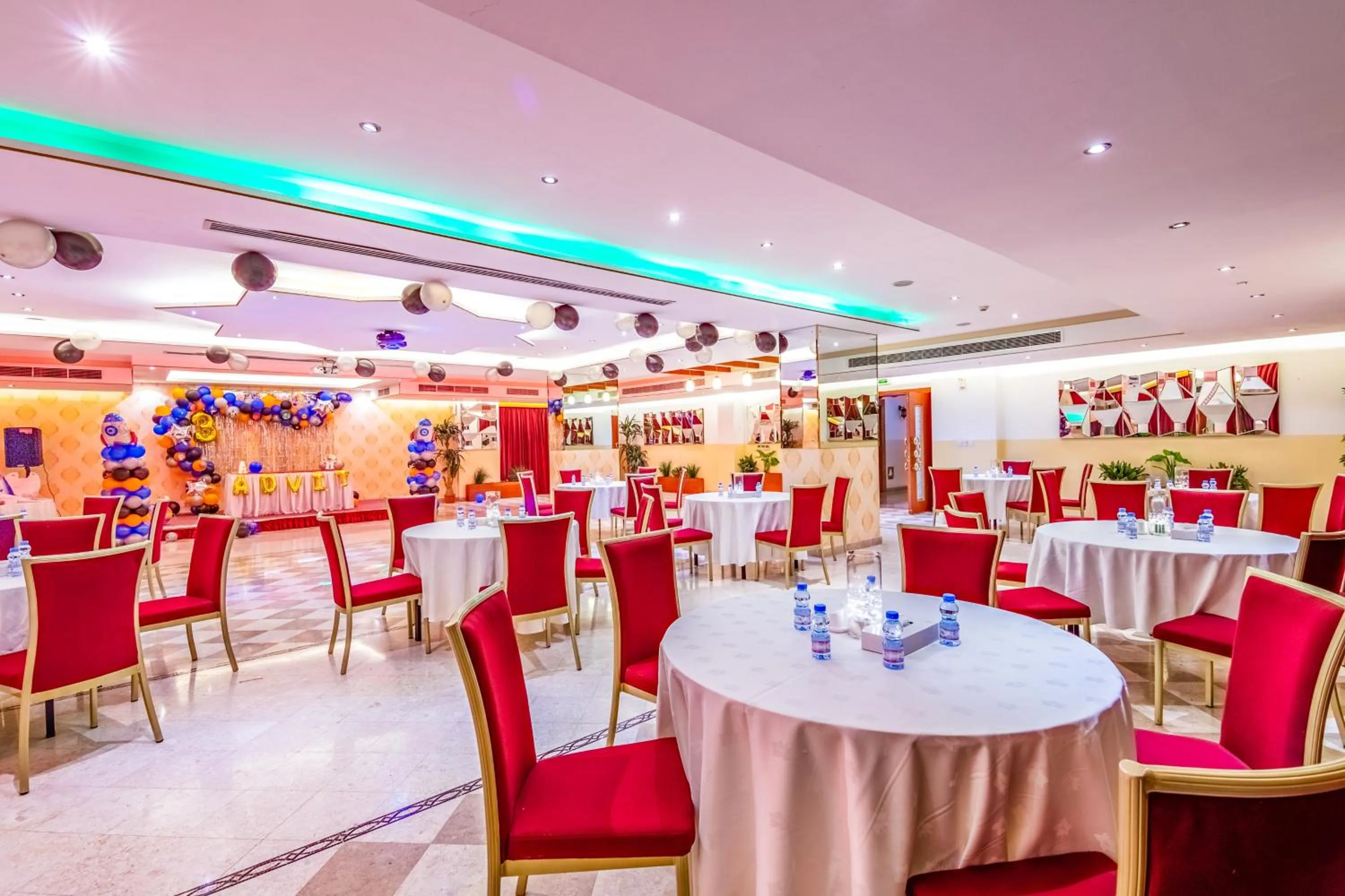 Banquet/Function facilities, Restaurant/Places to Eat in The Platinum Hotel